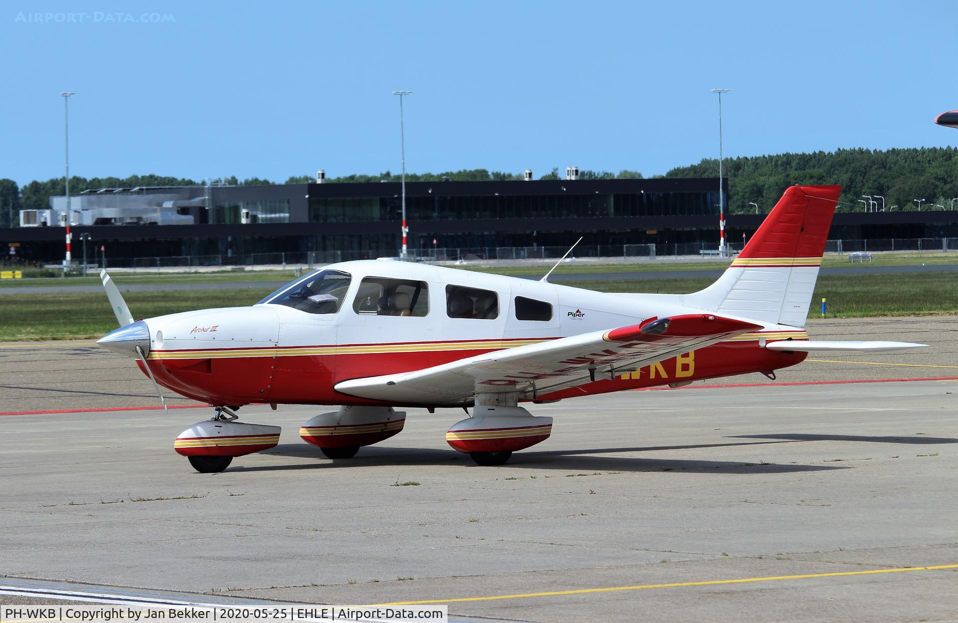 PH-WKB, 2007 Piper PA-28-181 C/N 2843664, Lelystad Airport