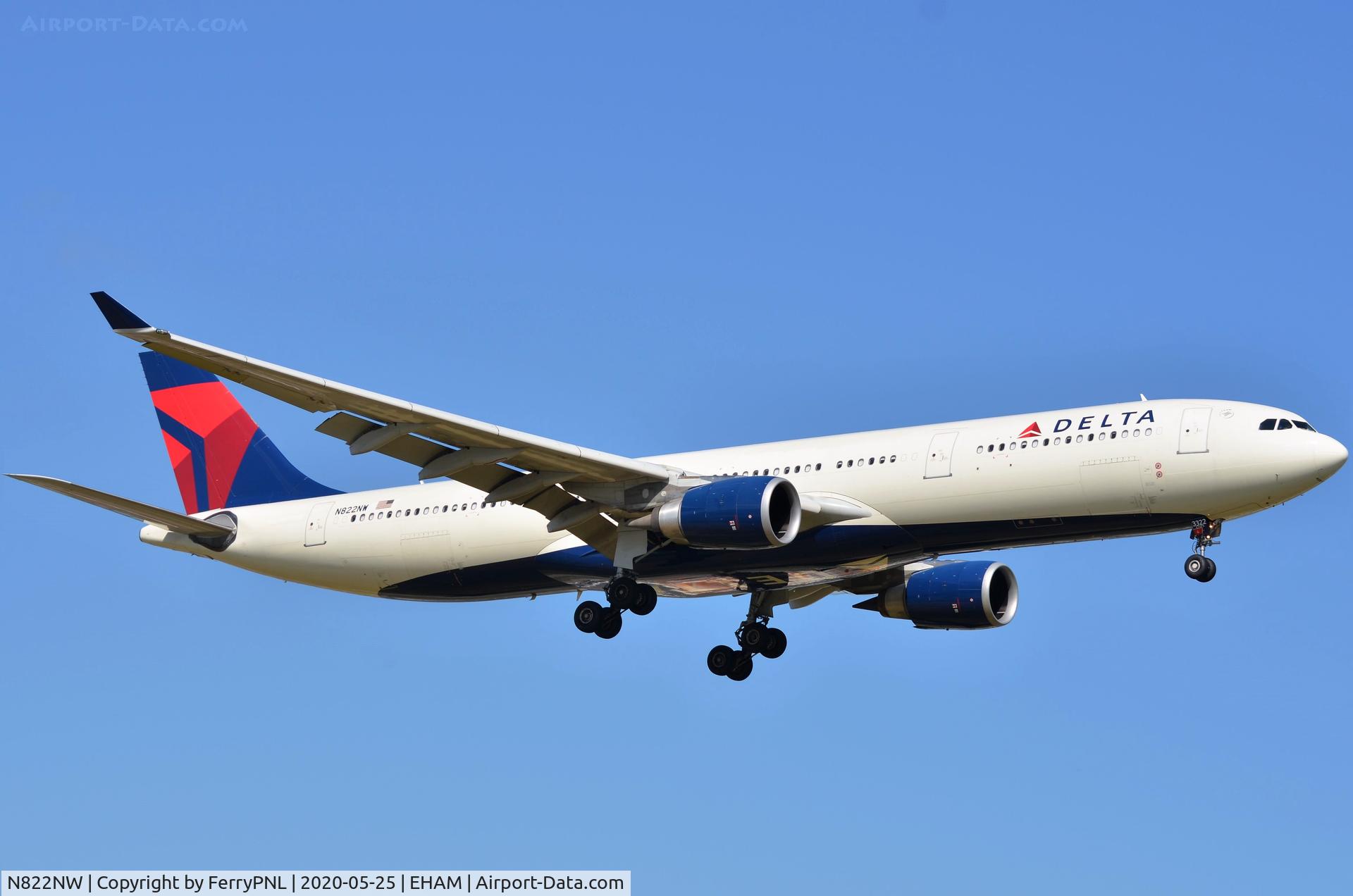 N822NW, 2015 Airbus A330-302 C/N 1627, Delta A333 on short final AMS.