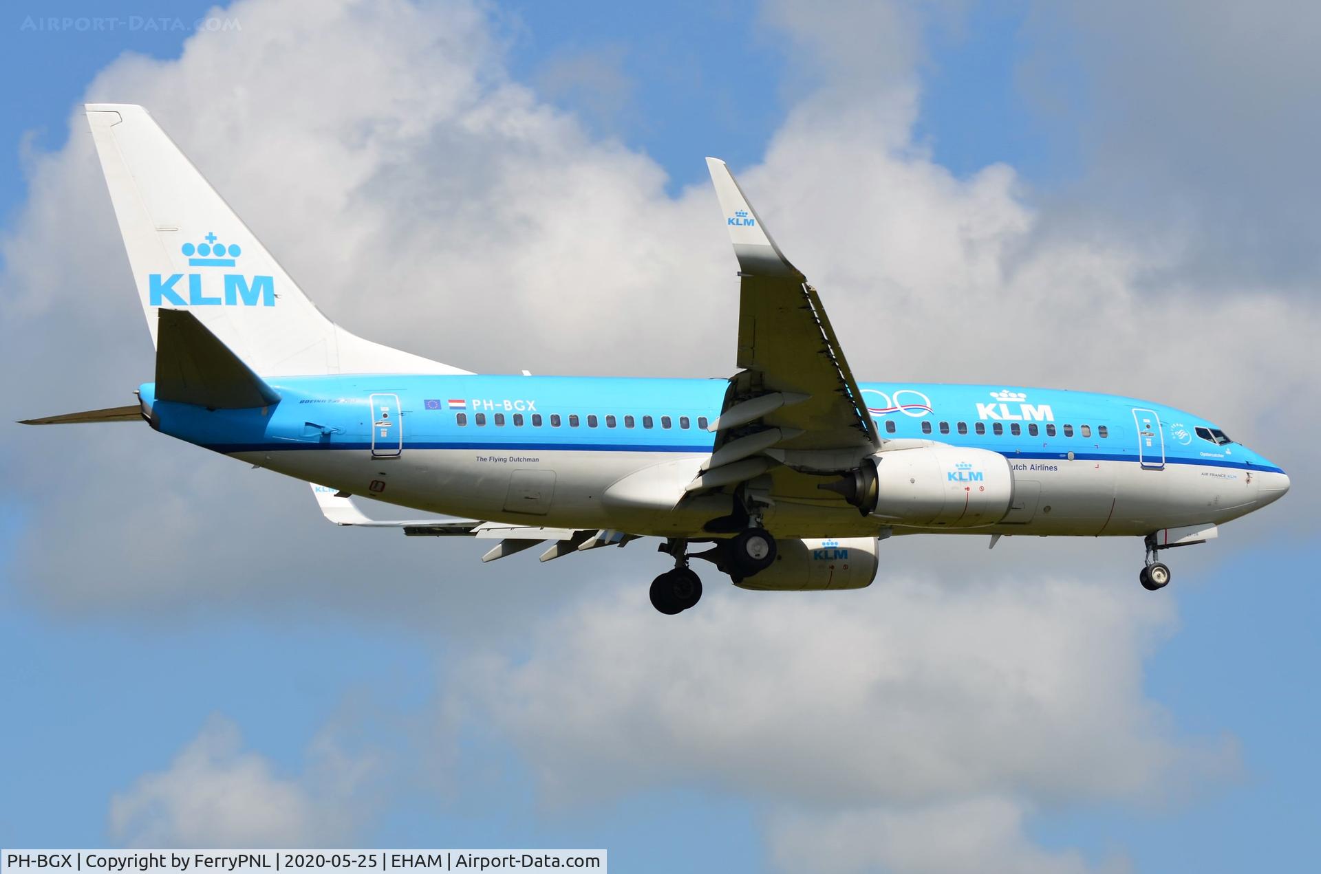 PH-BGX, 2011 Boeing 737-7K2 C/N 38635, KLM B737 landing