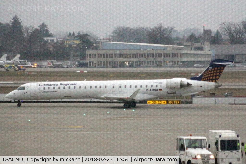 D-ACNU, 2011 Bombardier CRJ-900 NG (CL-600-2D24) C/N 15265, Taxiing