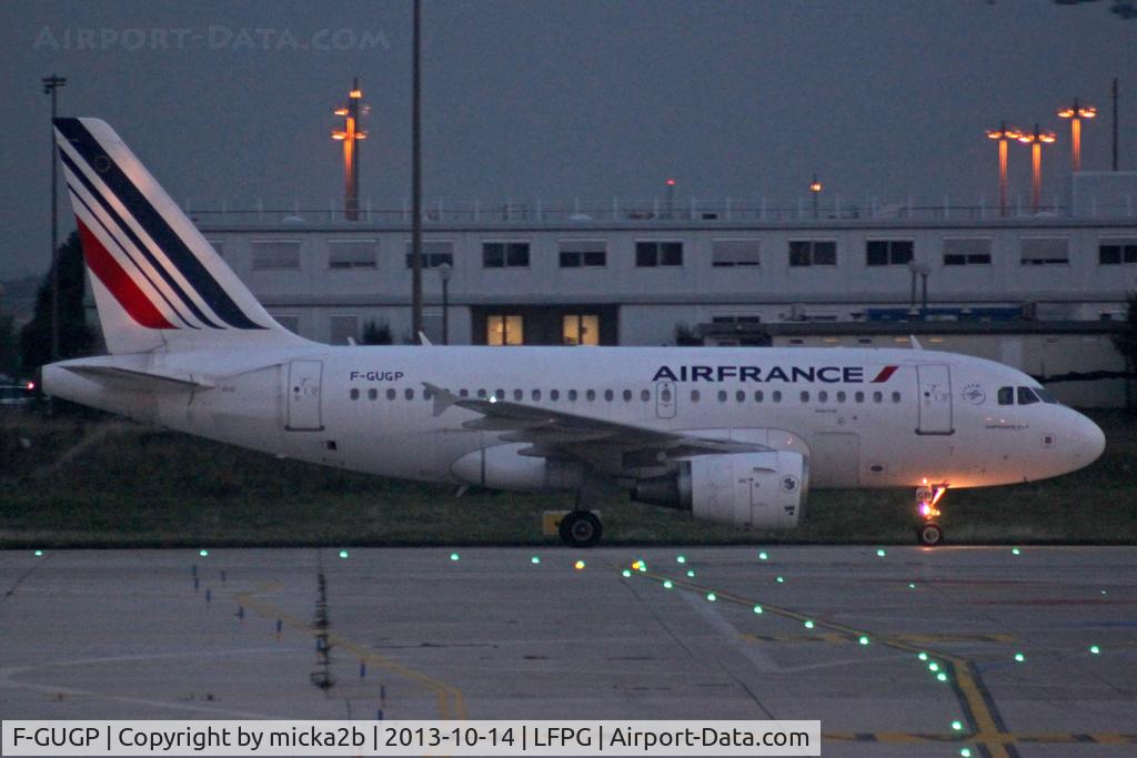 F-GUGP, 2006 Airbus A318-111 C/N 2967, Taxiing, new livery