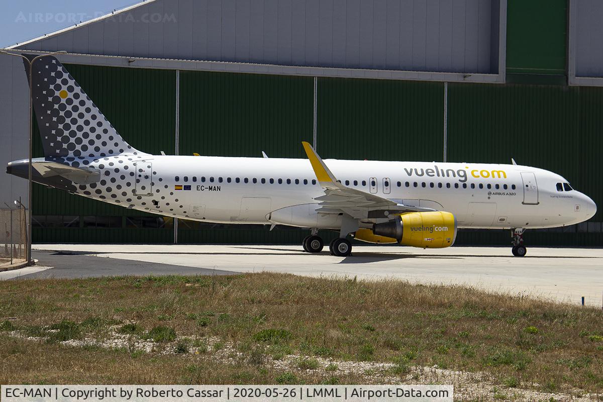 EC-MAN, 2014 Airbus A320-214 C/N 6079, ACM Apron