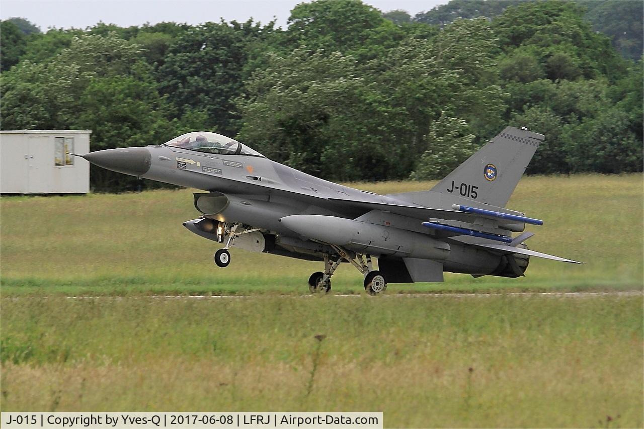 J-015, 1991 Fokker F-16A Fighting Falcon C/N 6D-171, Fokker F-16A Fighting Falcon, Landing rwy 26, Landivisiau Naval Air Base (LFRJ) Tiger Meet 2017
