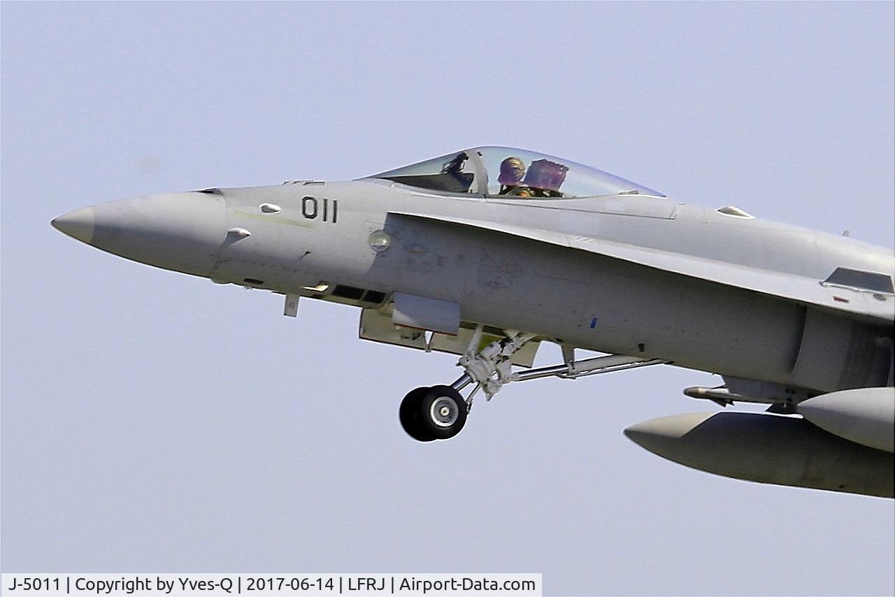 J-5011, McDonnell Douglas F/A-18C Hornet C/N 1351, McDonnell Douglas FA-18C Hornet, Take off rwy 08, Landivisiau Naval Air Base (LFRJ) Tiger Meet 2017