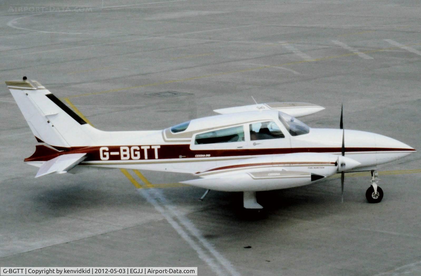 G-BGTT, 1979 Cessna 310R C/N 310R-1641, At Jersey airport early 1970's.
Scanned from slide.