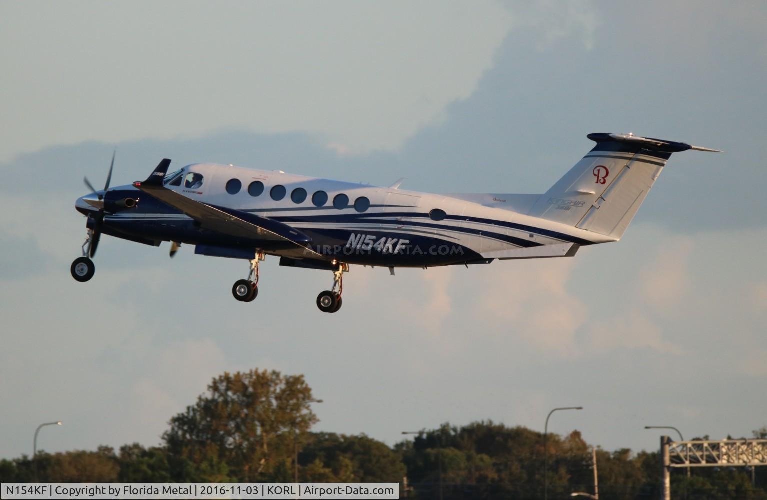 N154KF, 2016 Beechcraft B300 (350i) King Air C/N FL-1054, NBAA 2016