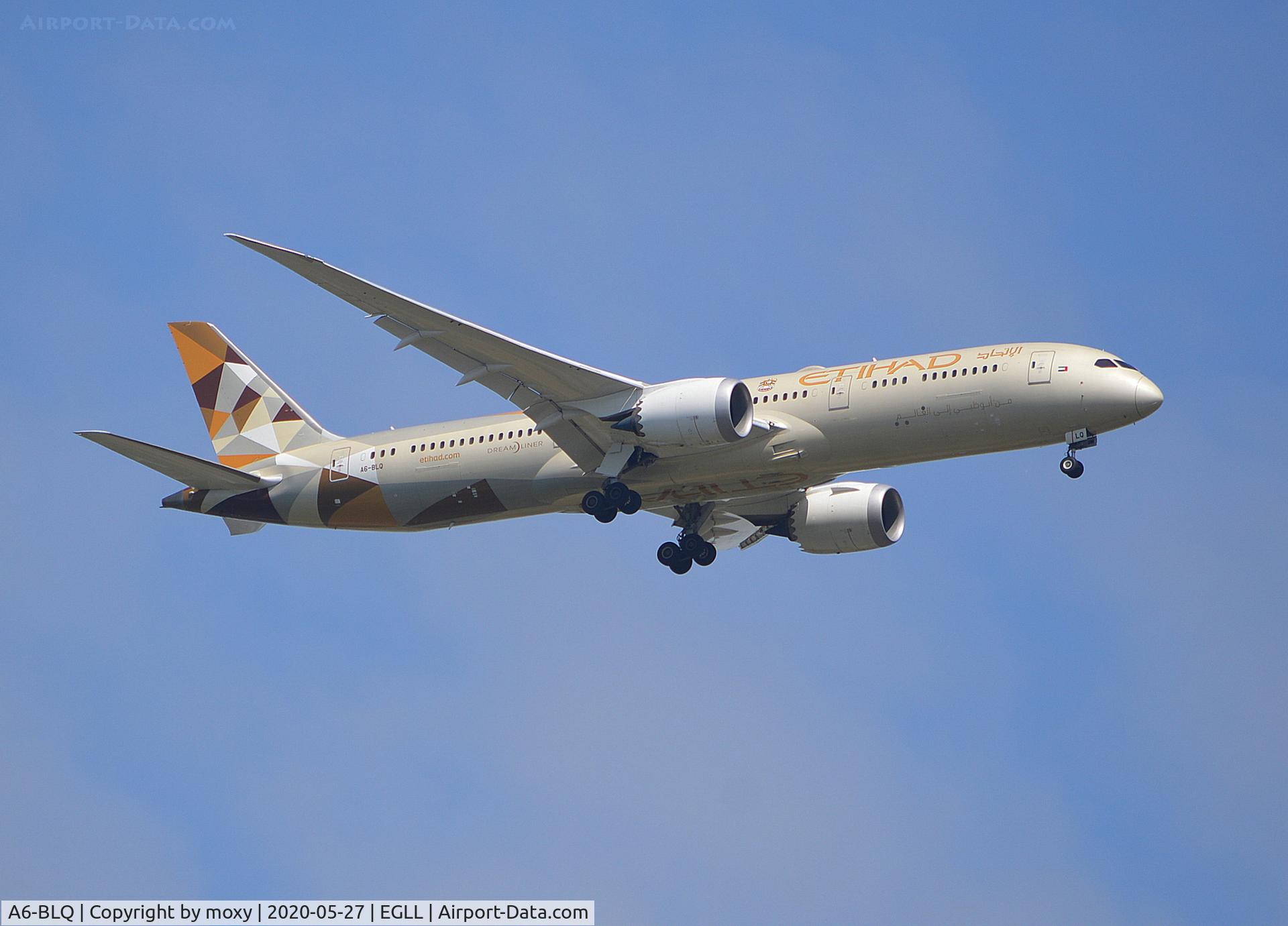 A6-BLQ, 2017 Boeing 787-9 Dreamliner Dreamliner C/N 39661, Boeing 787-9 Dreamliner on finals to 9R London Heathrow.