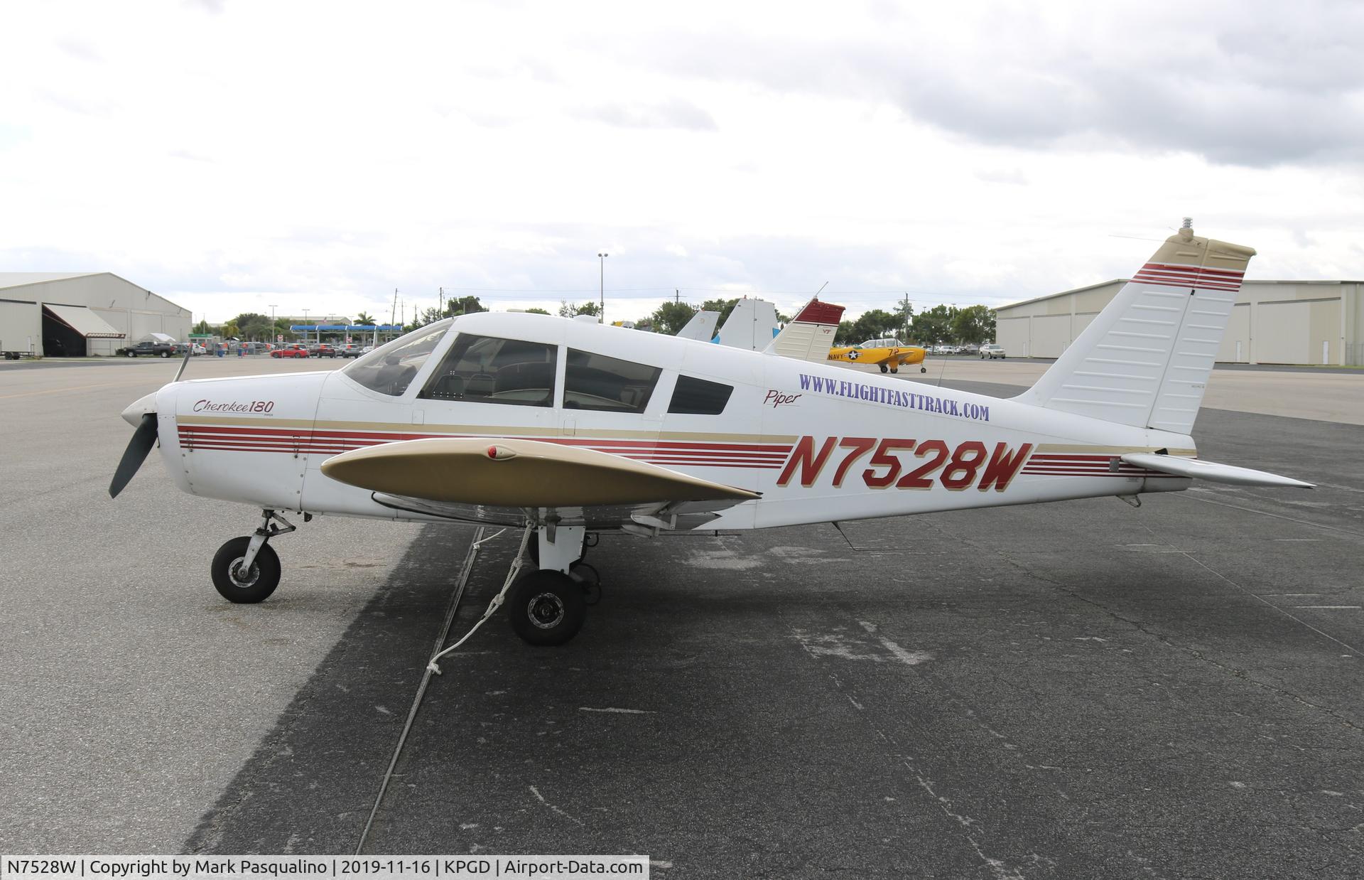 N7528W, 1963 Piper PA-28-180 C/N 28-1449, Piper PA-28-180