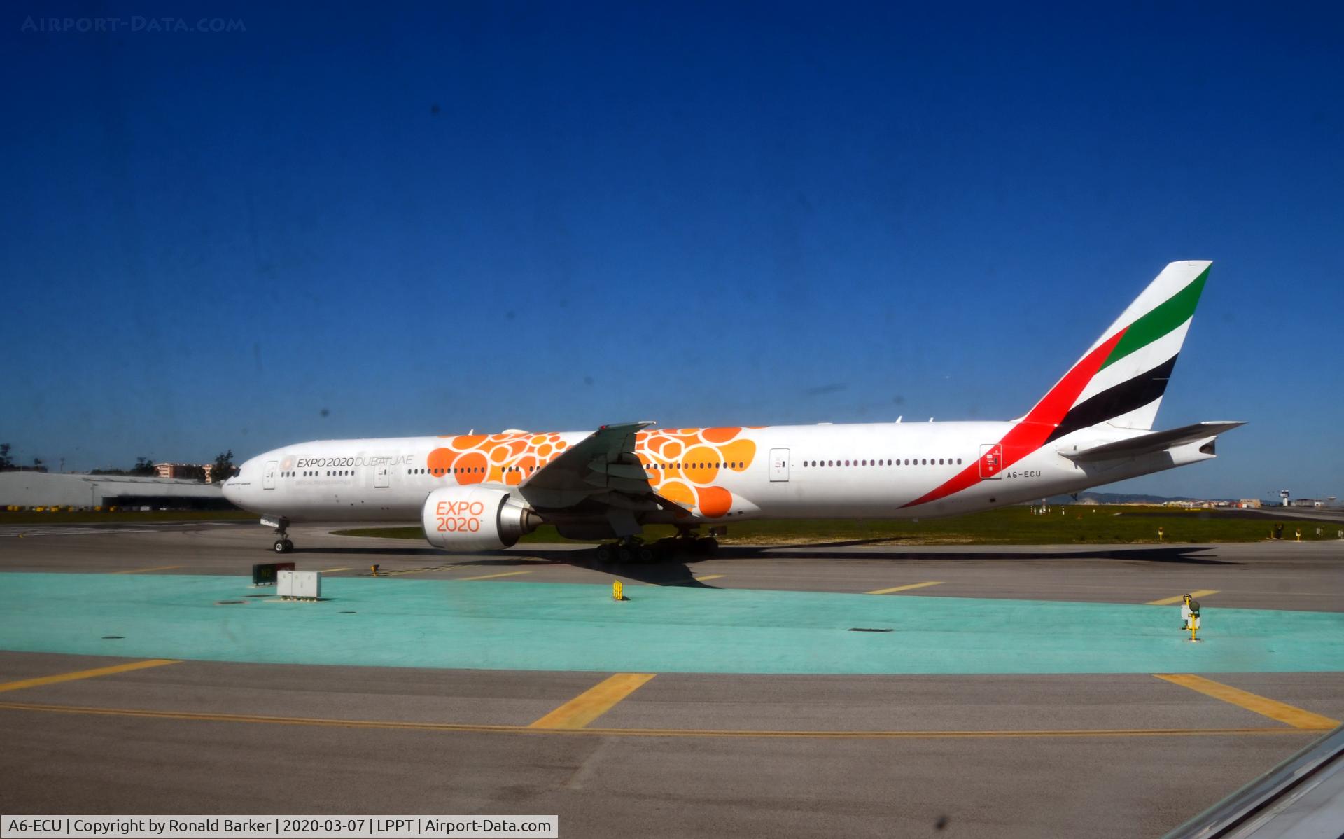 A6-ECU, 2009 Boeing 777-31H/ER C/N 35593, Taxi to park Lisboa