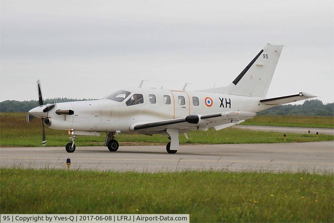 95, Socata TBM-700A C/N 95, Socata TBM-700A, Taxiing to parking area, Landivisiau Naval Air Base (LFRJ) Tiger Meet 2017