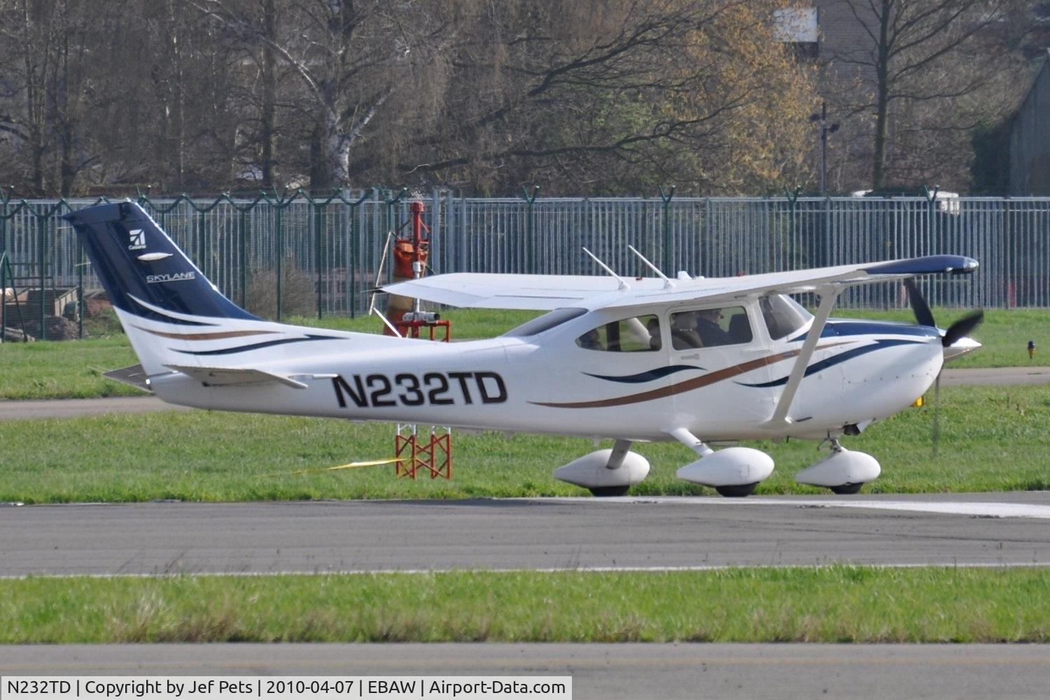 N232TD, 2008 Cessna 182T Skylane C/N 18282132, At Antwerp Airport.