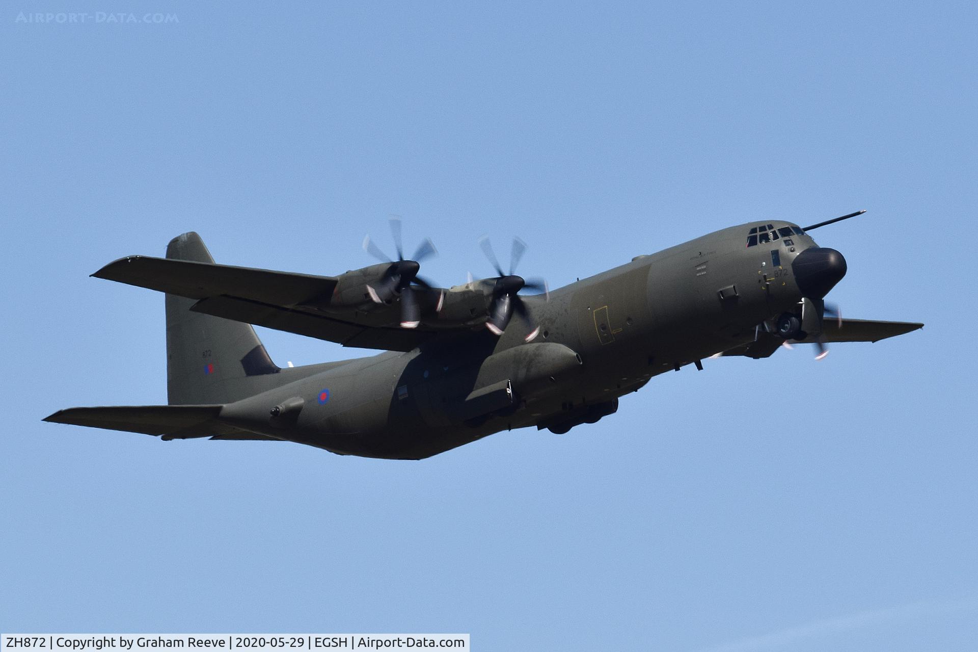 ZH872, 1997 Lockheed Martin C-130J-30 Hercules C.4 C/N 382-5456, Departing from Norwich.