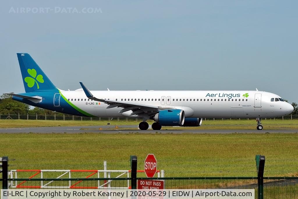 EI-LRC, 2019 Airbus A321-253NX C/N 8965, Lining up r/w 10