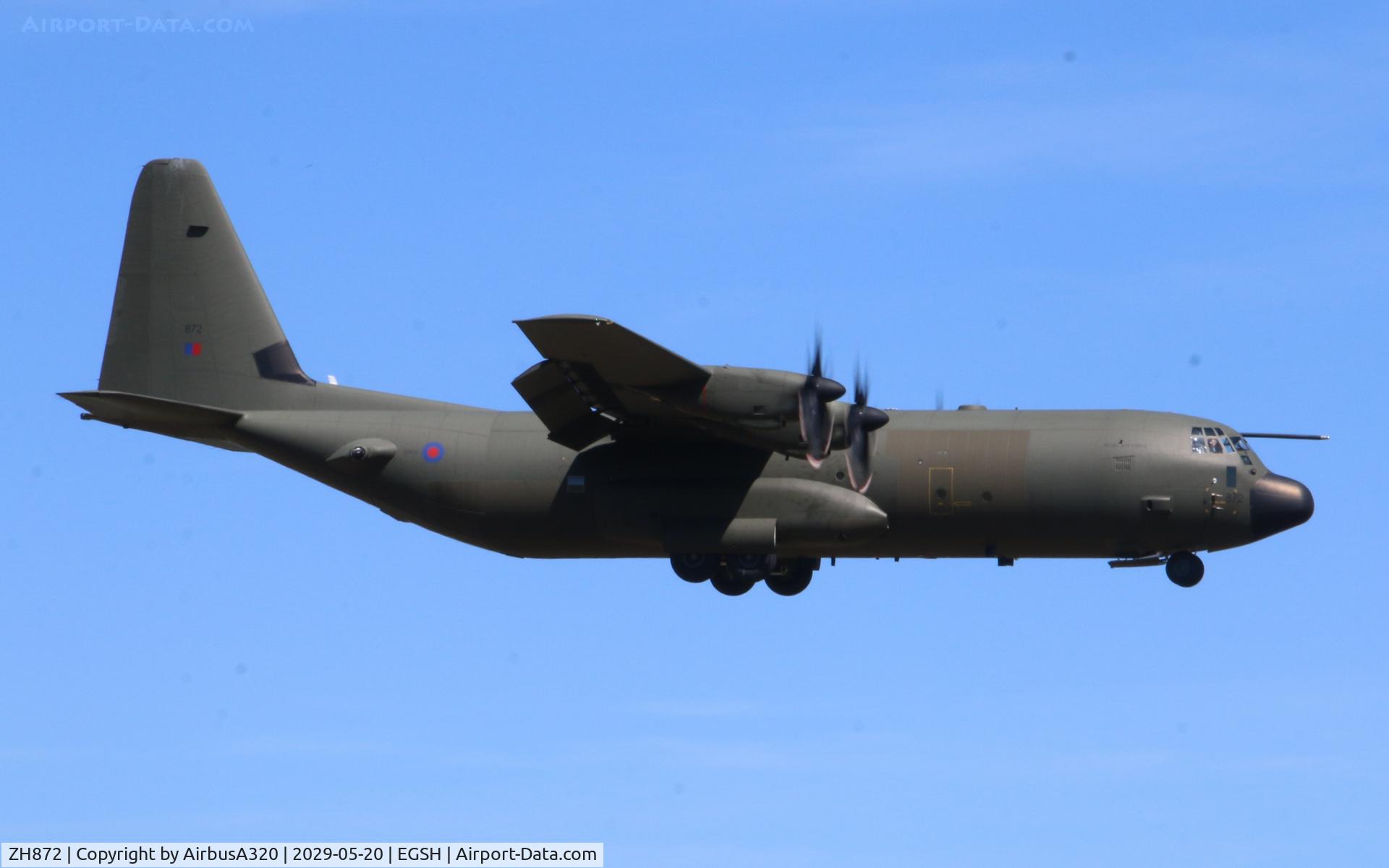 ZH872, 1997 Lockheed Martin C-130J-30 Hercules C.4 C/N 382-5456, Approaching Norwich for touch and go