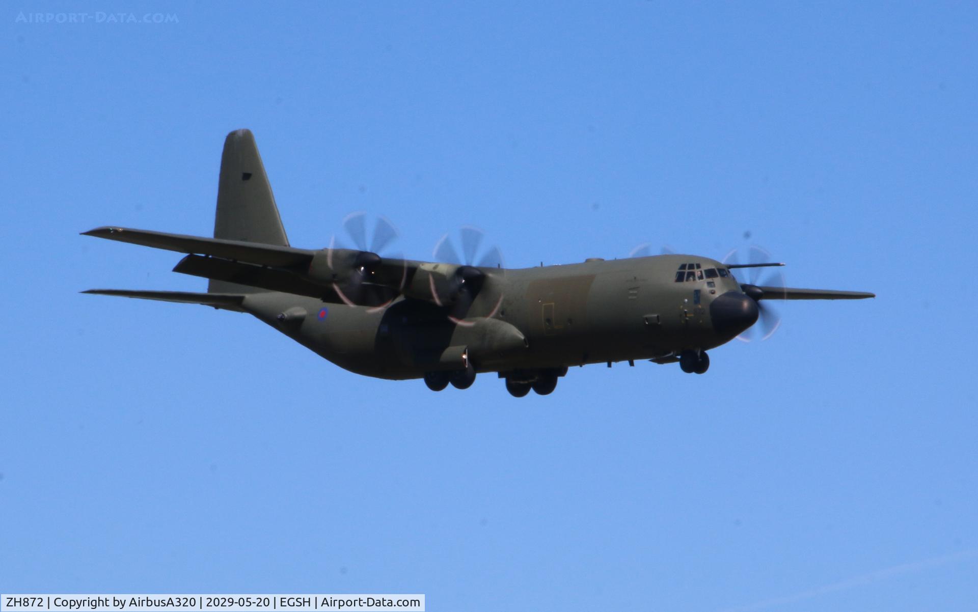 ZH872, 1997 Lockheed Martin C-130J-30 Hercules C.4 C/N 382-5456, Arriving at Norwich for touch & Go