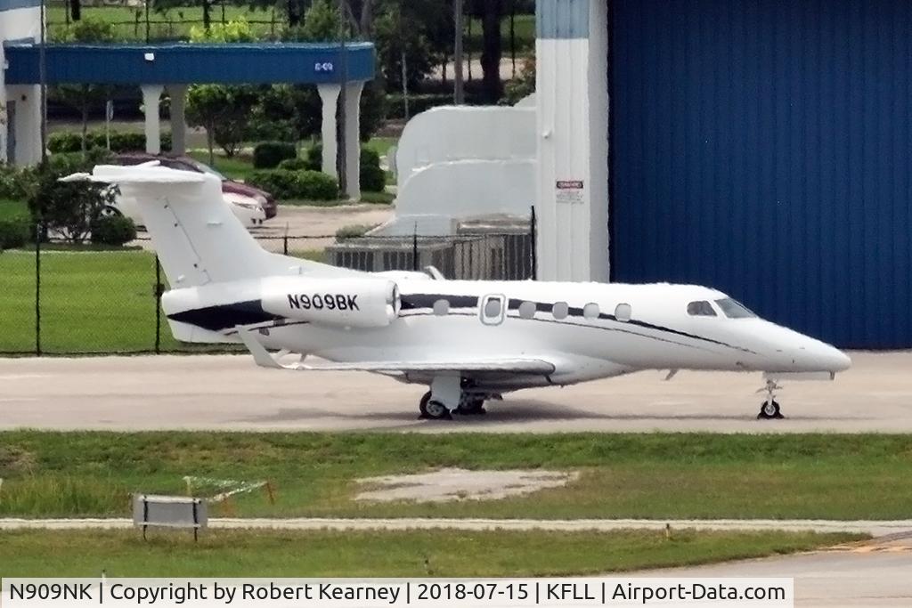 N909NK, 2006 Quad City Challenger I C/N CH2-1101-CW-0769, Parked on private ramp