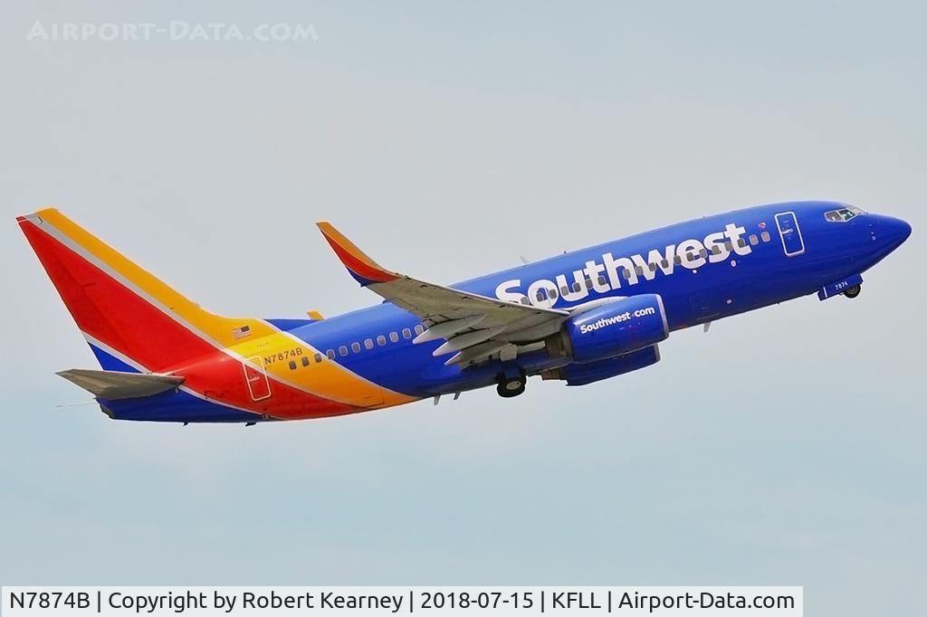N7874B, 2004 Boeing 737-7Q8 C/N 29352, Climbing out on departure