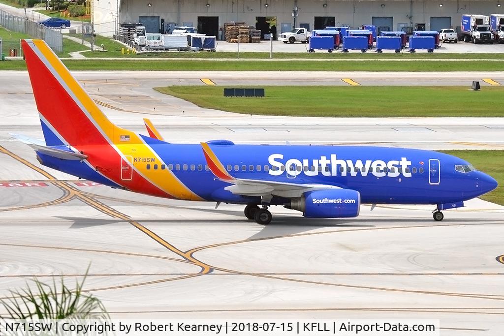 N715SW, 1998 Boeing 737-7H4 C/N 27849, Taxiing in after arrival