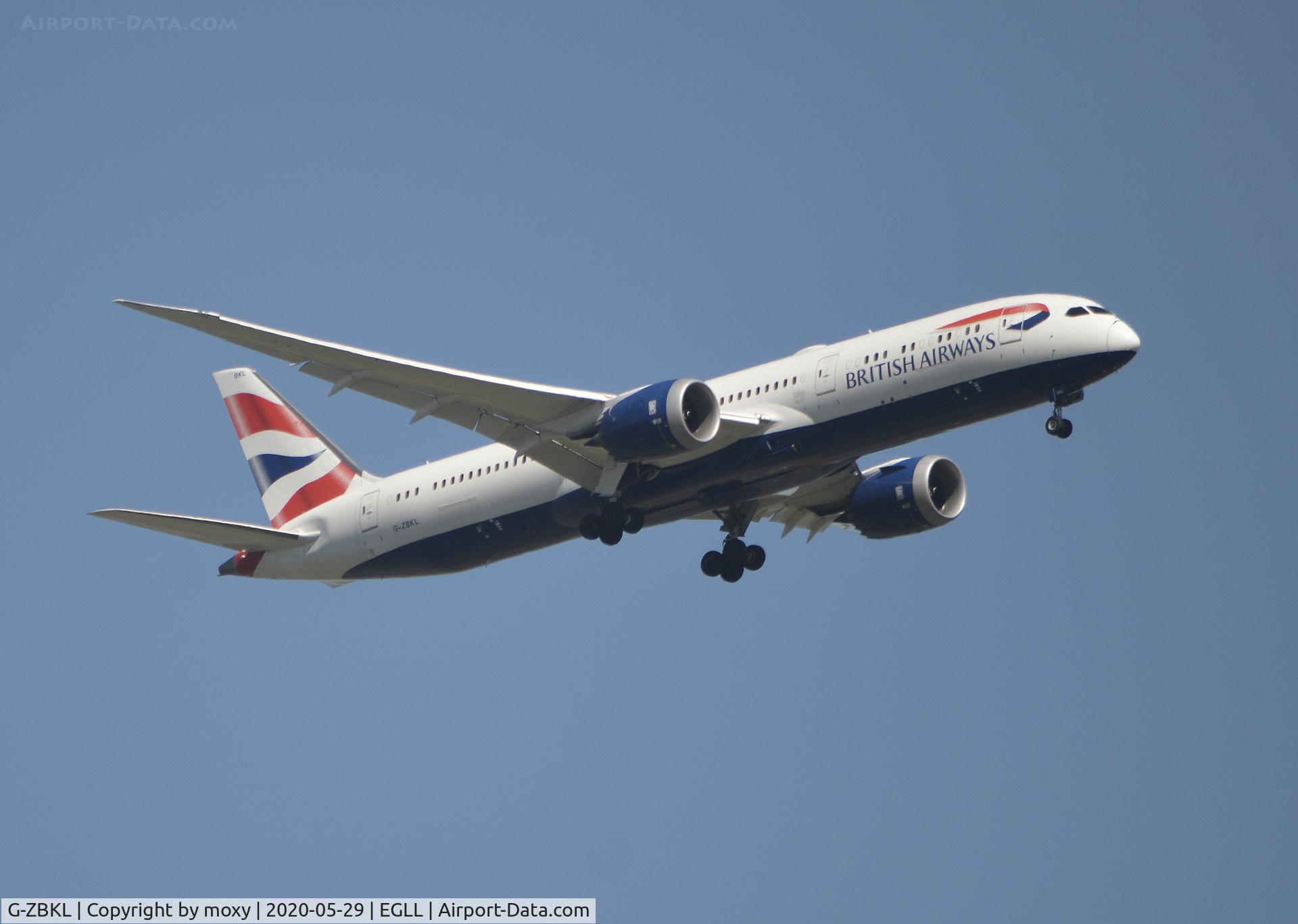 G-ZBKL, 2016 Boeing 787-9 Dreamliner C/N 38628, Boeing 787-9 Dreamliner on finals to 9R London Heathrow.