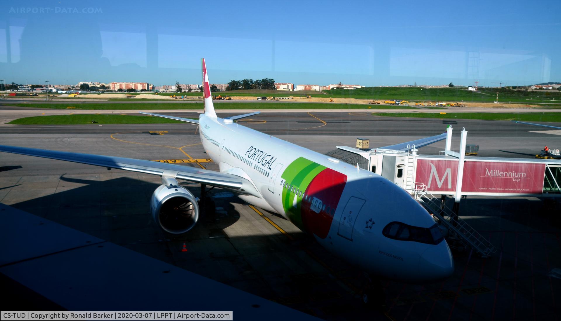 CS-TUD, 2019 Airbus A330-941N C/N 1913, Gate 145 Lisboa
