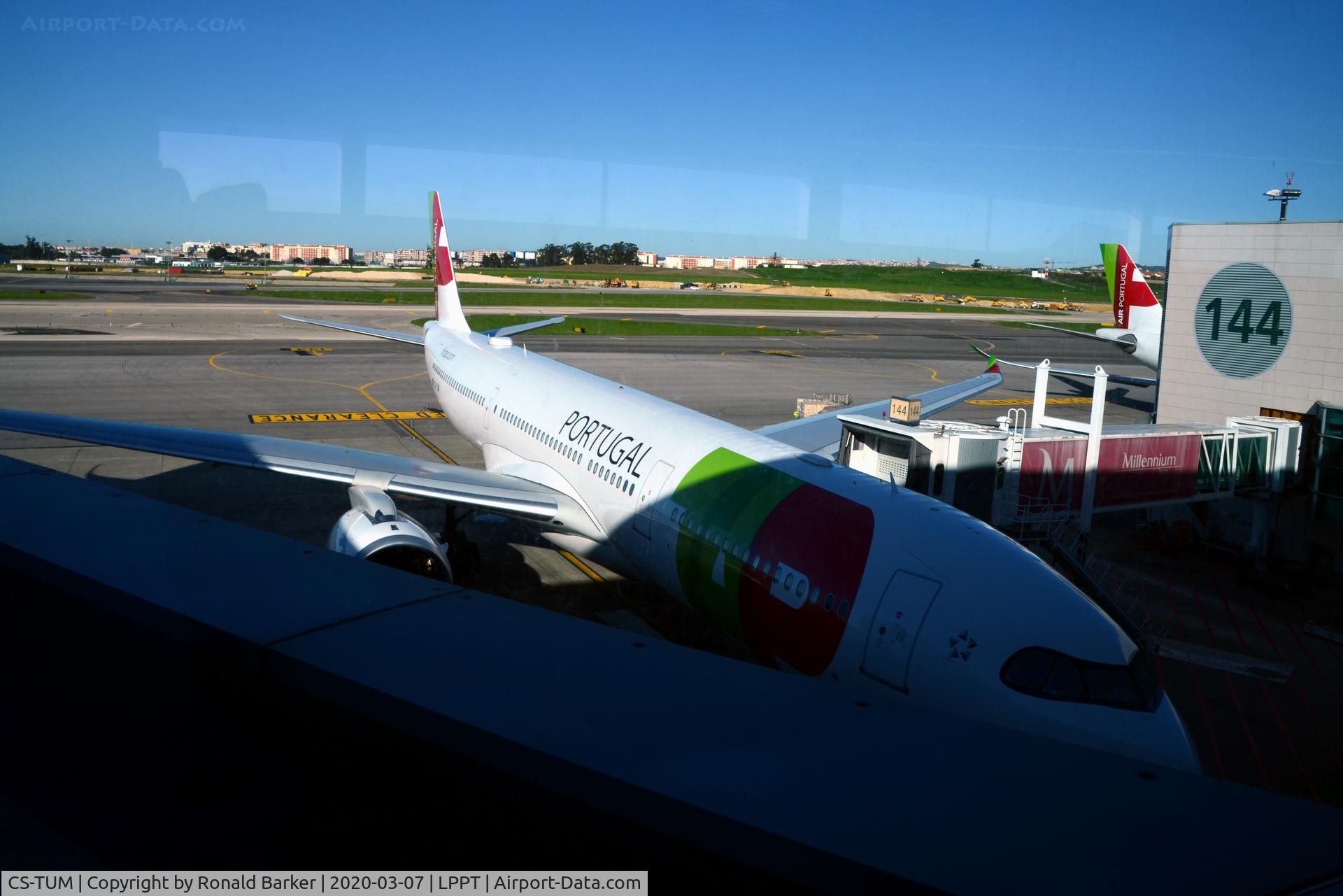 CS-TUM, 2019 Airbus A330-941N C/N 1918, Gate 144 Lisboa