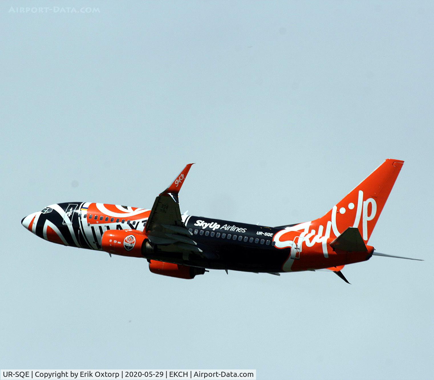 UR-SQE, 2003 Boeing 737-75C C/N 30034, UR-SQE takeoff rw 22R