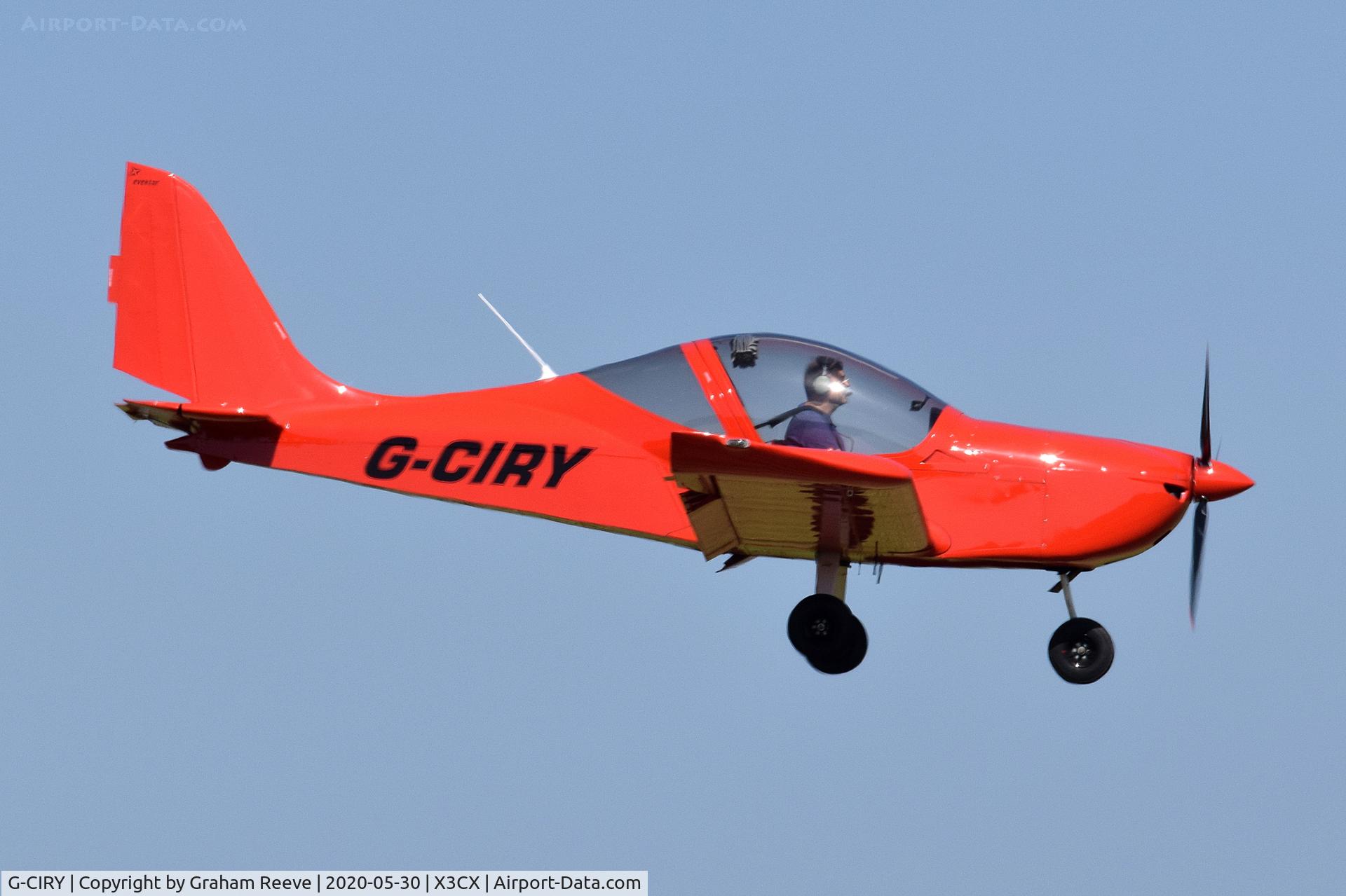 G-CIRY, 2015 Evektor EV-97 Eurostar SL C/N 2015-4222, Landing at Northrepps.