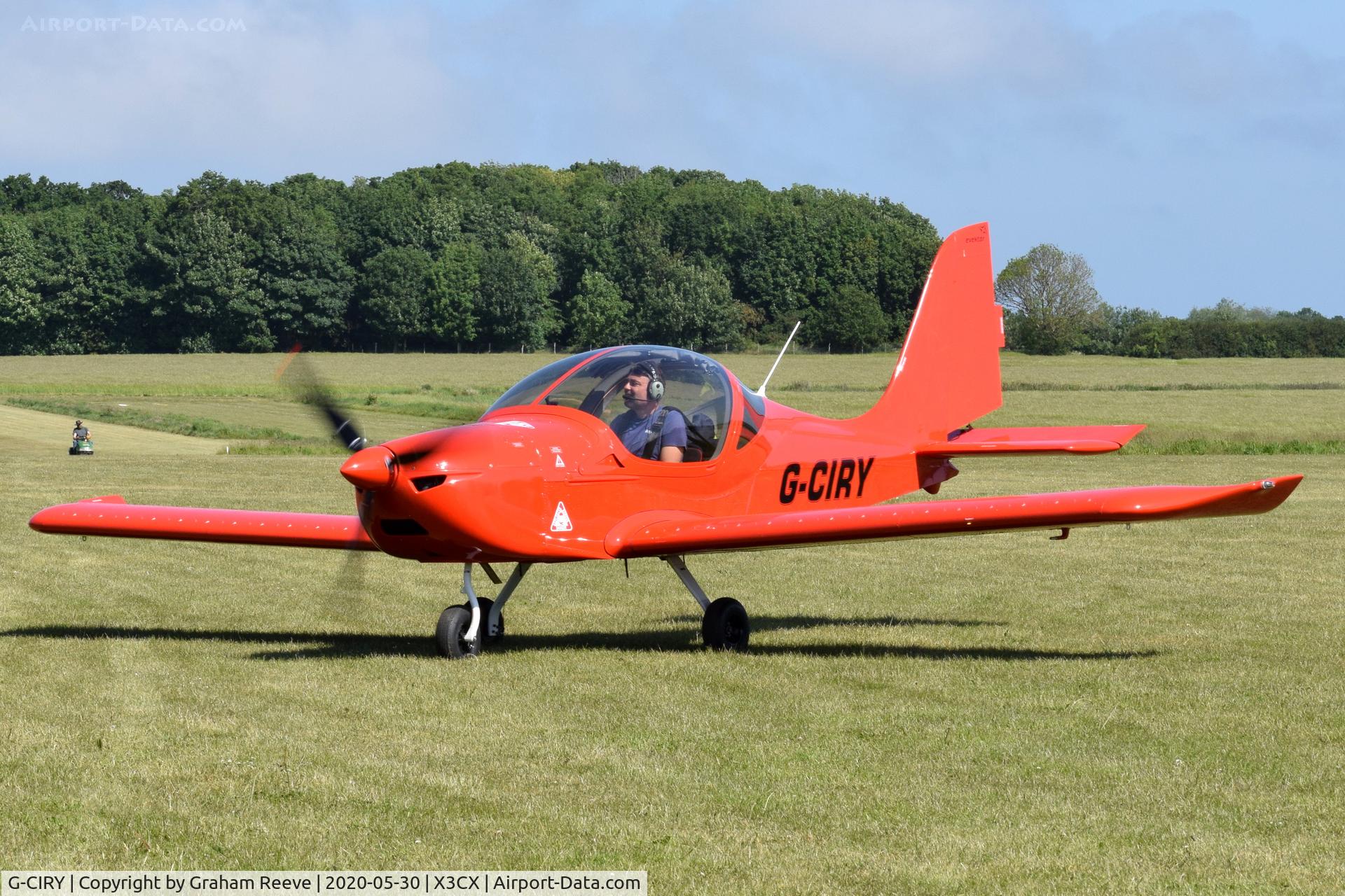 G-CIRY, 2015 Evektor EV-97 Eurostar SL C/N 2015-4222, Just landed at Northrepps.
