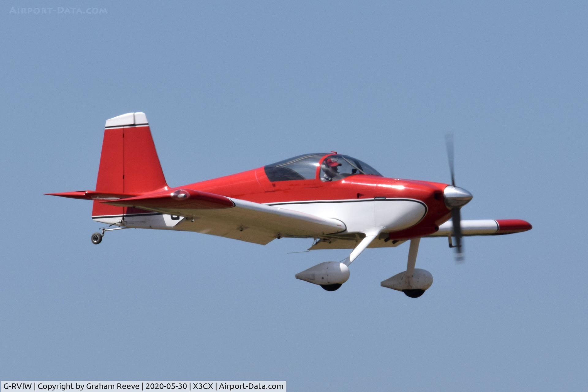 G-RVIW, 2010 Vans RV-9 C/N PFA 320-13924, Landing at Northrepps.
