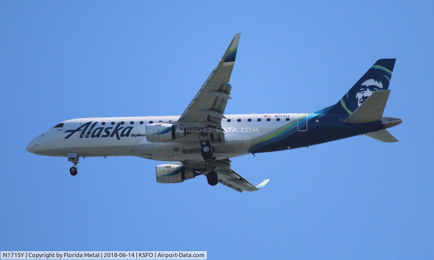 N171SY, 2015 Embraer 175LR (ERJ-170-200LR) C/N 17000485, SFO 2018
