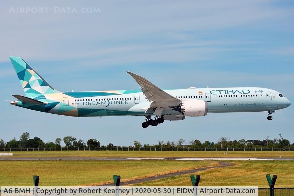 A6-BMH, 2020 Boeing 787-10 Dreamliner Dreamliner C/N 60765, Short final for r/w 10
