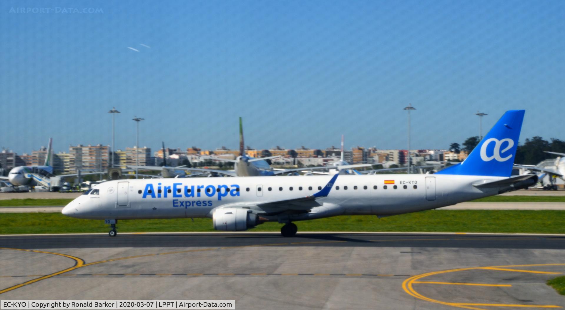 EC-KYO, 2009 Embraer 195LR (ERJ-190-200LR) C/N 19000276, Taxi Lisboa