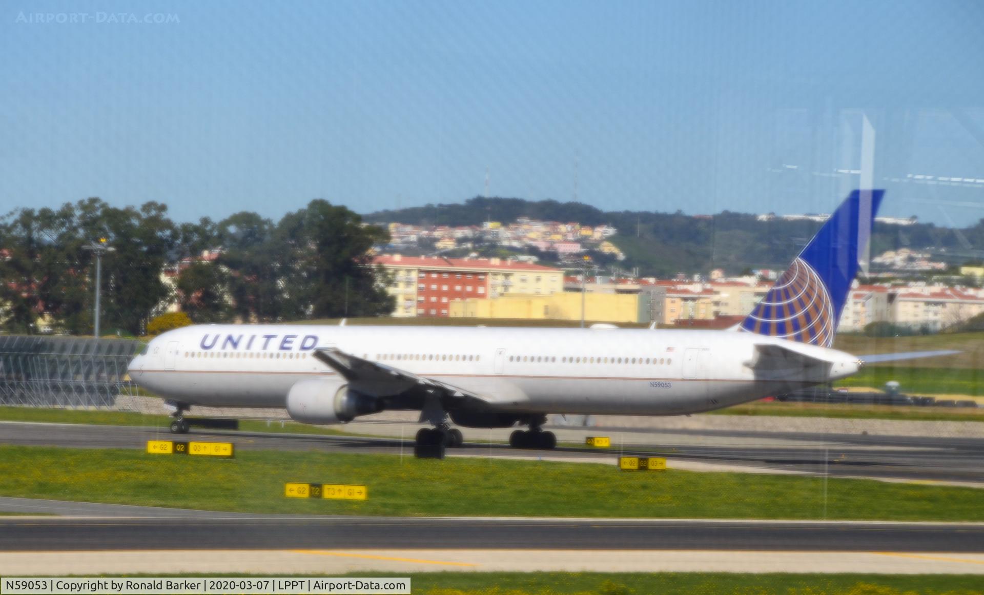 N59053, 2000 Boeing 767-424/ER C/N 29448, Taxi Lisboa