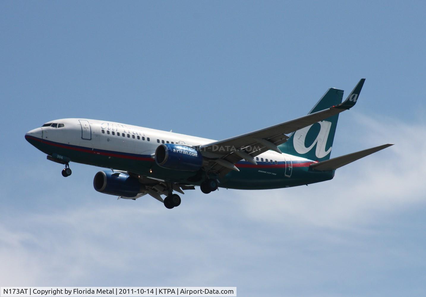 N173AT, 2004 Boeing 737-76N C/N 32661, TPA 2011