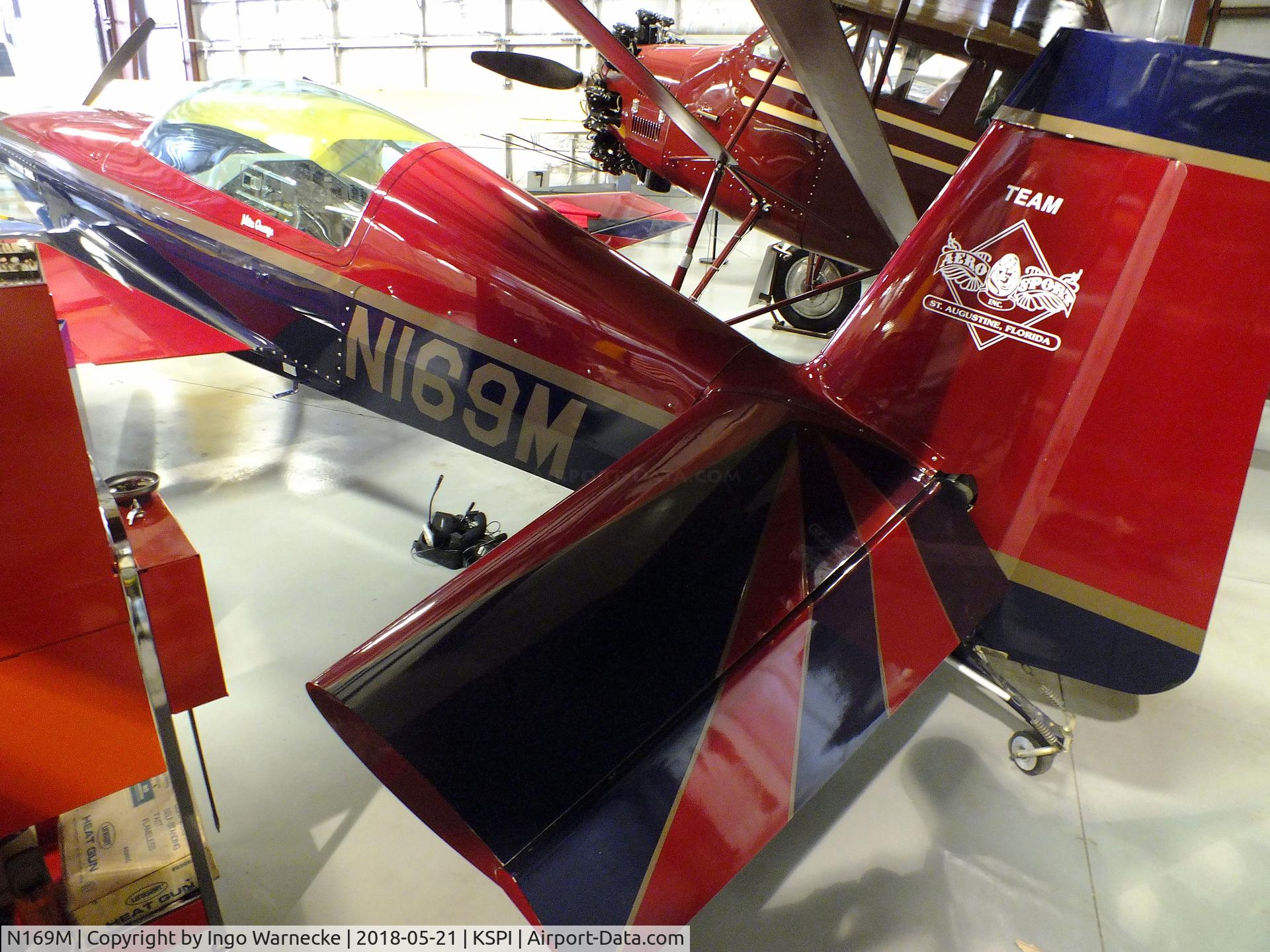 N169M, 1996 Extra EA-300/L C/N 034, Extra EA-300L at the Air Combat Museum, Springfield IL