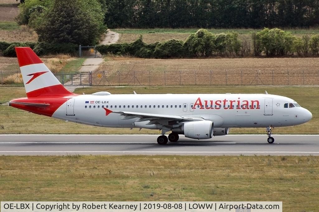 OE-LBX, 2002 Airbus A320-214 C/N 1735, Rolling r/w 29