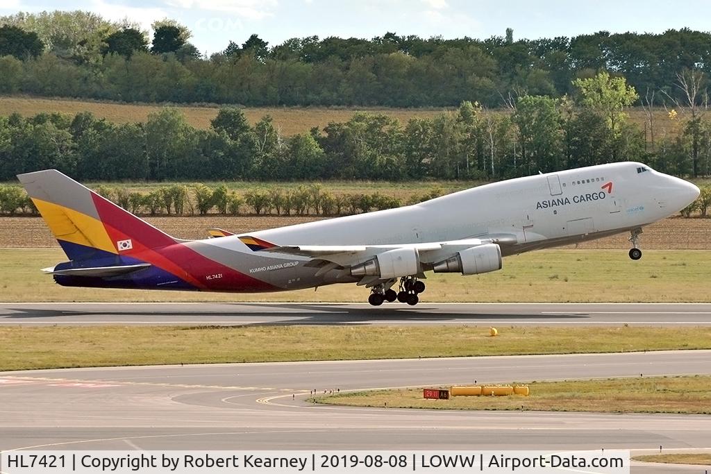 HL7421, 1996 Boeing 747-48EM C/N 25784, Rotating off r/w 29