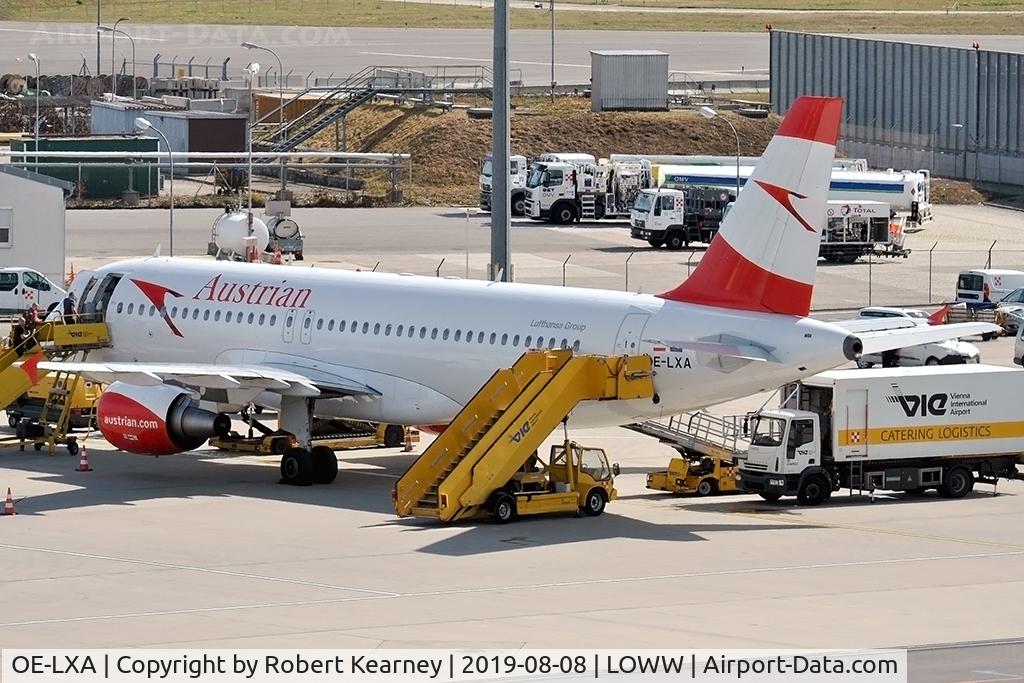 OE-LXA, 2007 Airbus A320-216 C/N 3295, Loading up before departure