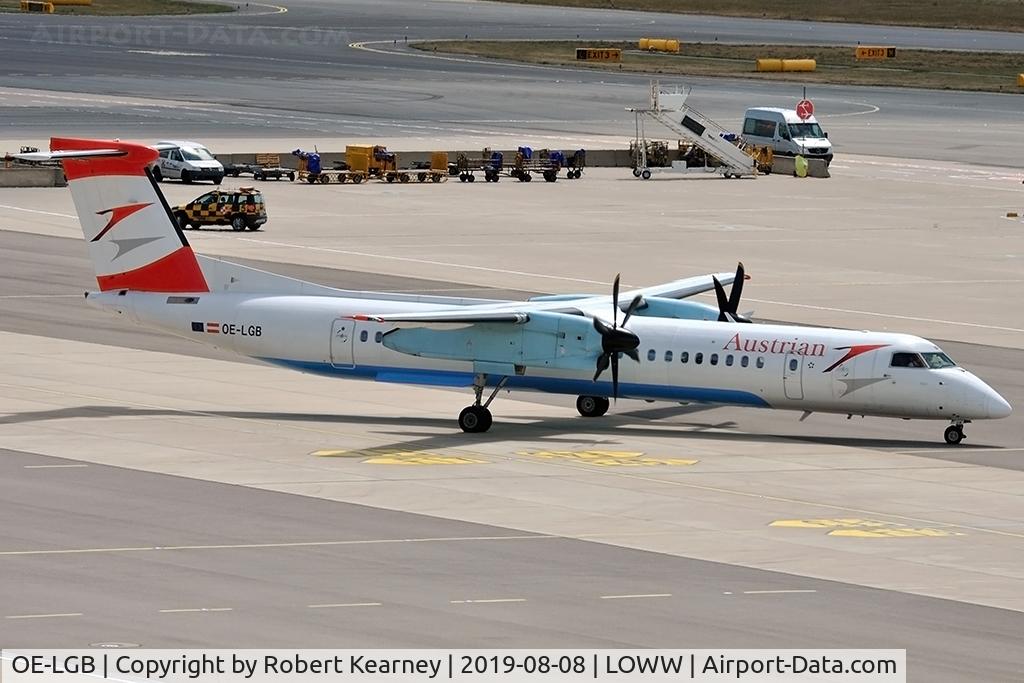 OE-LGB, 1999 De Havilland Canada DHC-8-402Q Dash 8 C/N 4015, Turning in to parking