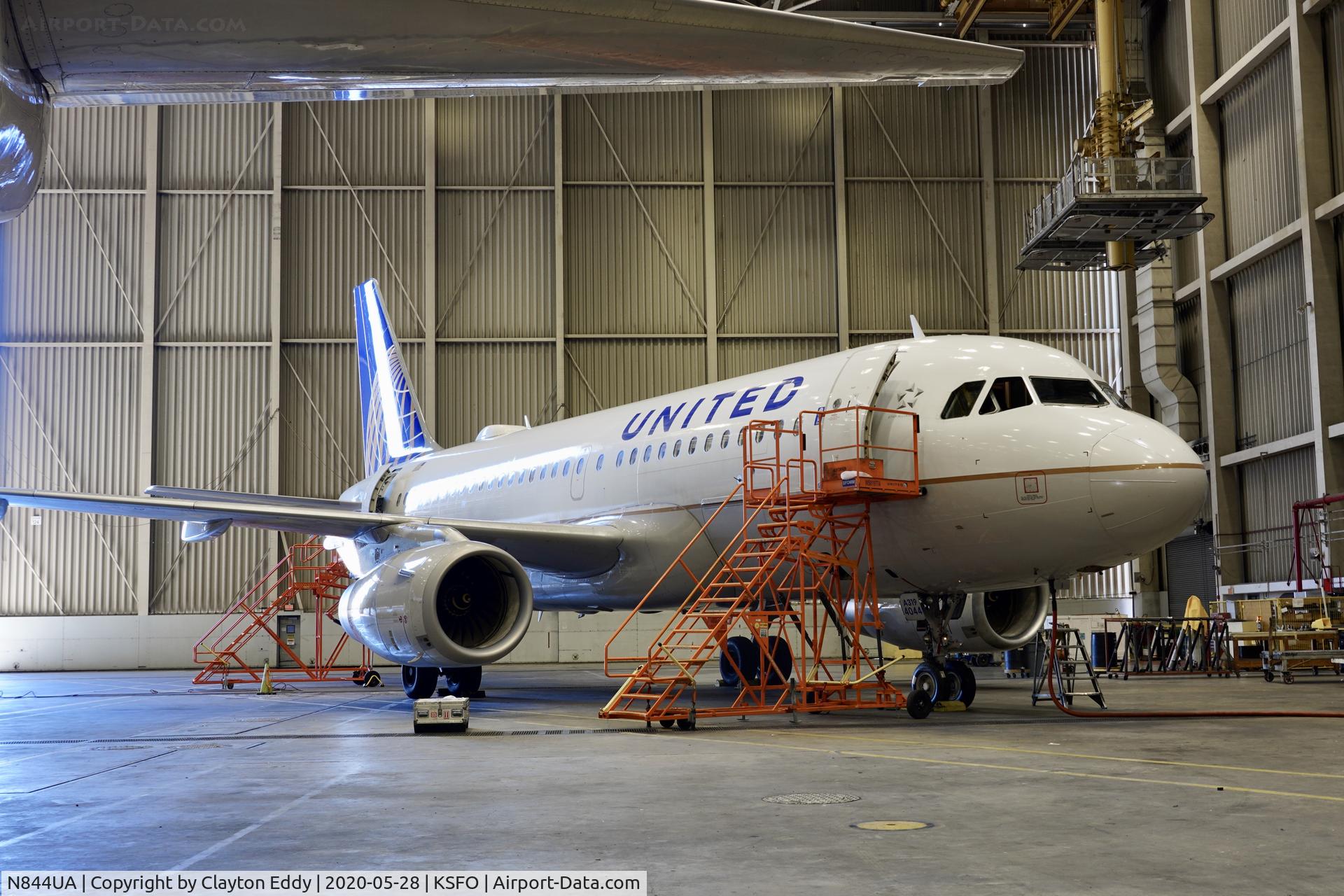 N844UA, 2001 Airbus A319-131 C/N 1581, SFO 2020.