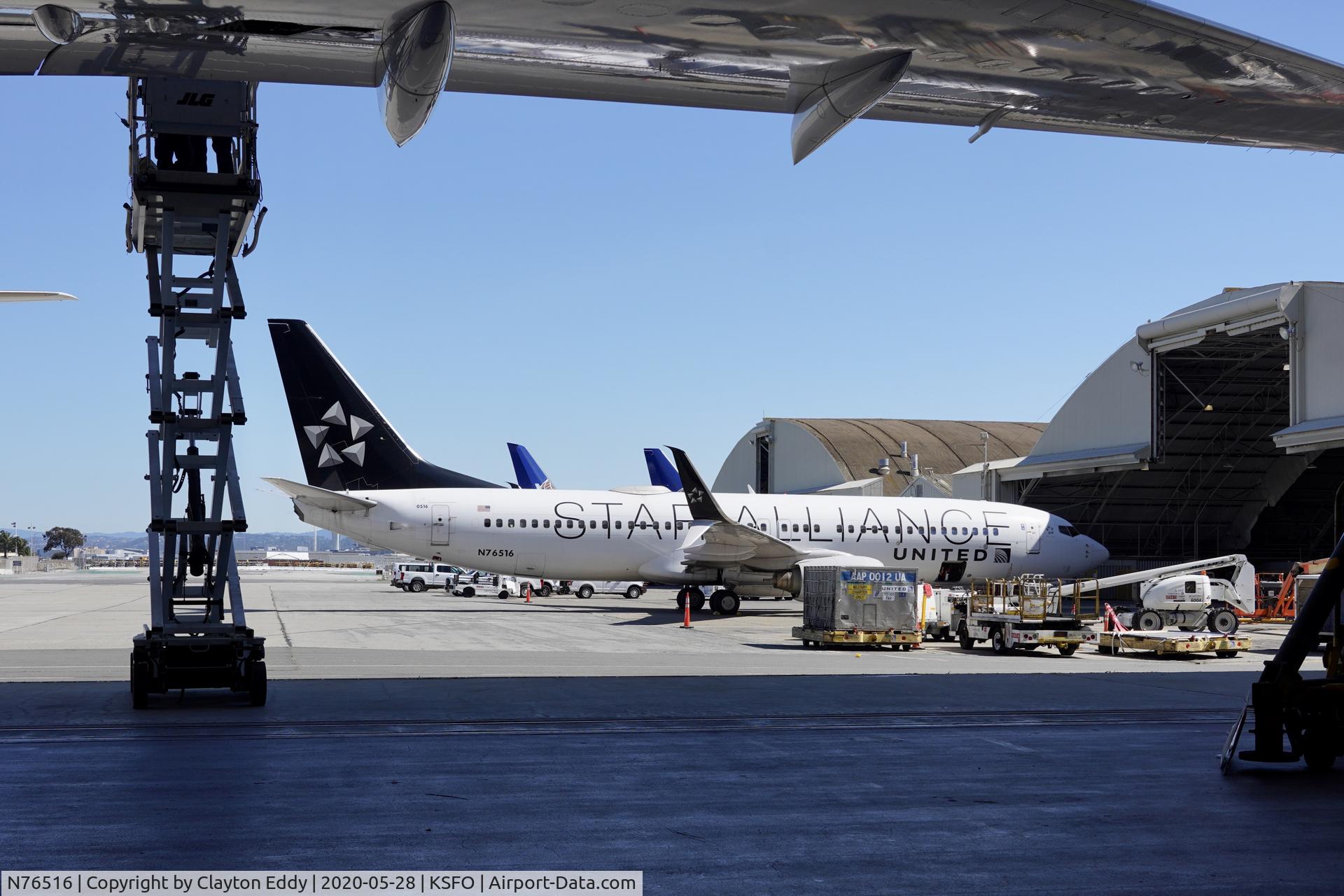N76516, 2008 Boeing 737-824 C/N 37096, SFO 2020.