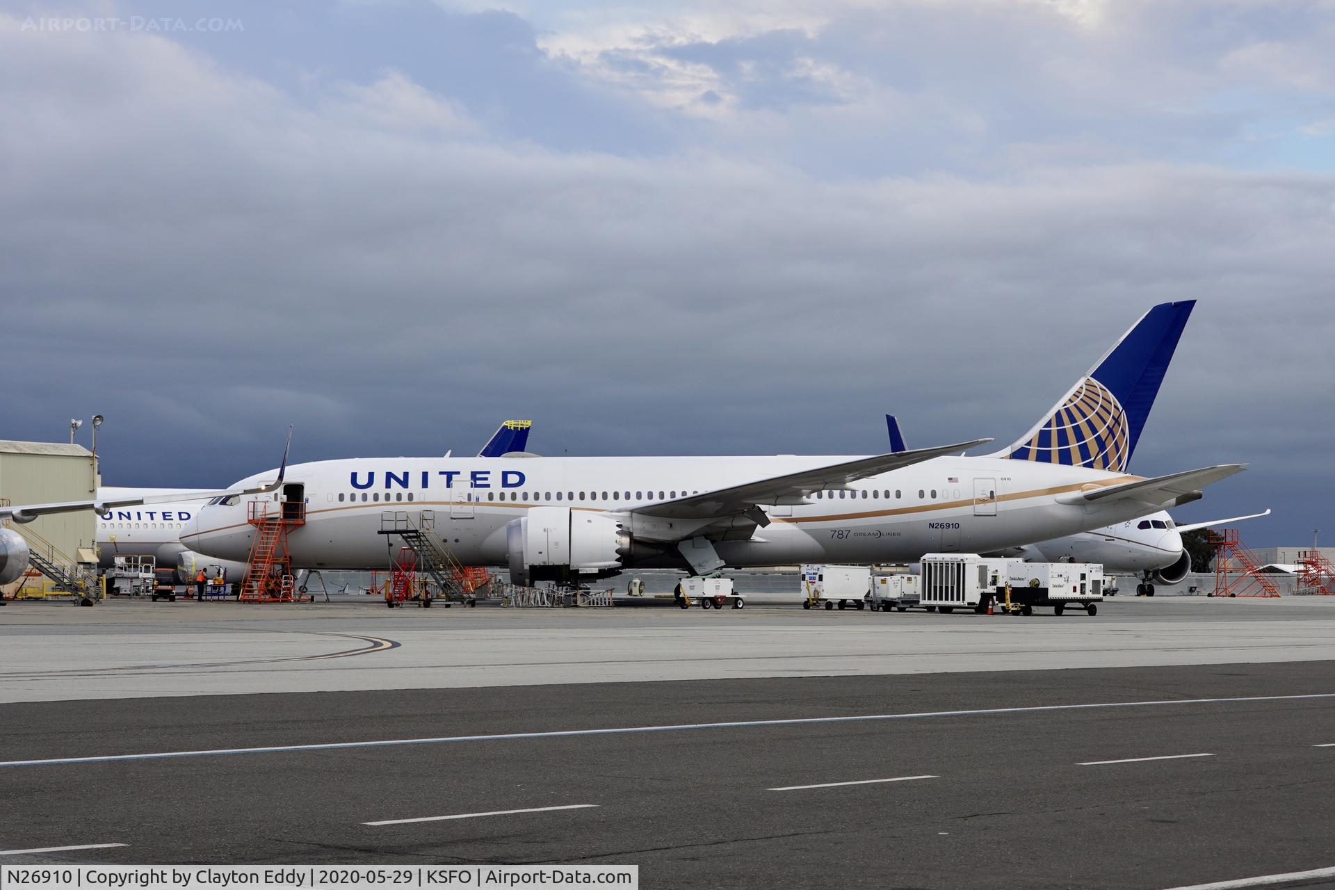 N26910, 2014 Boeing 787-8 Dreamliner C/N 34826, SFO 2020.