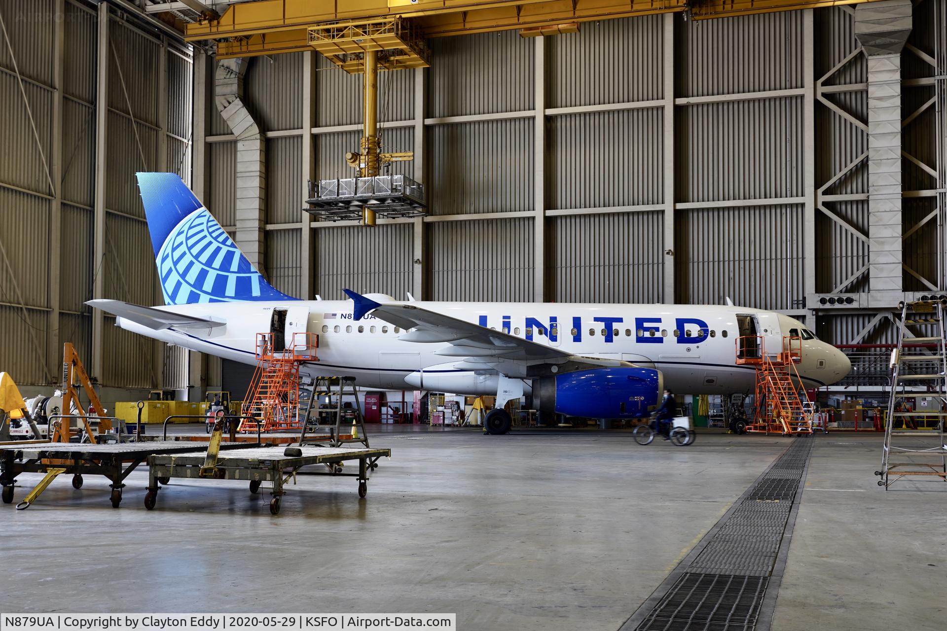 N879UA, 2005 Airbus 319-100 C/N 2408, SFO 2020.