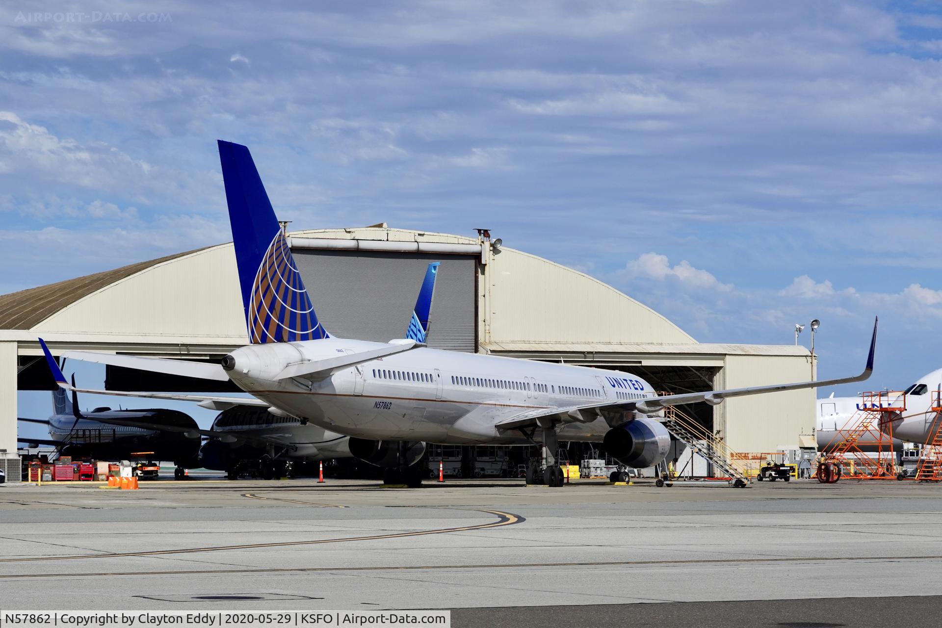N57862, 2001 Boeing 757-33N C/N 32586, SFO 2020.