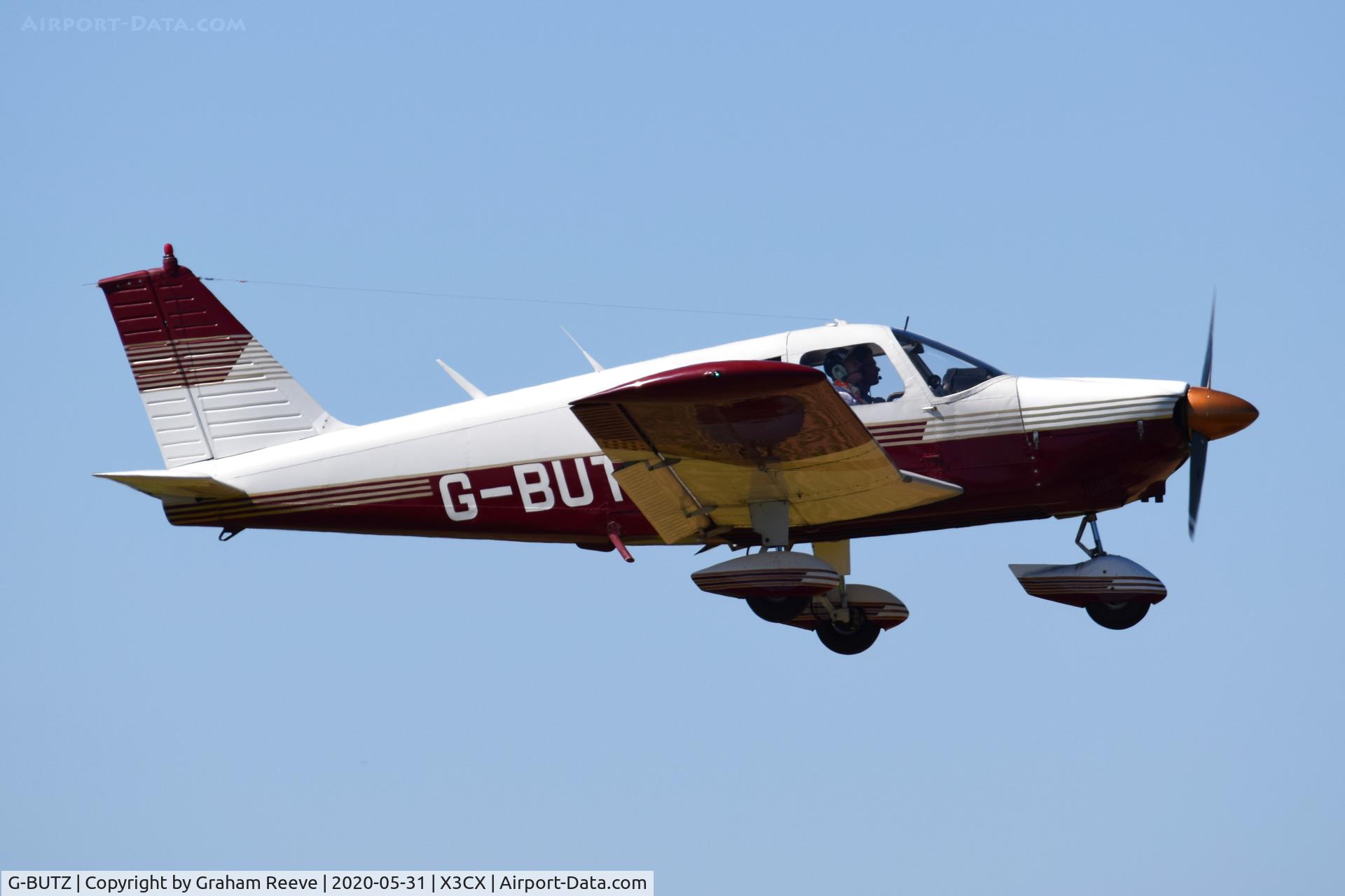 G-BUTZ, 1967 Piper PA-28-180 Cherokee C C/N 28-3107, Landing at Northrepps.