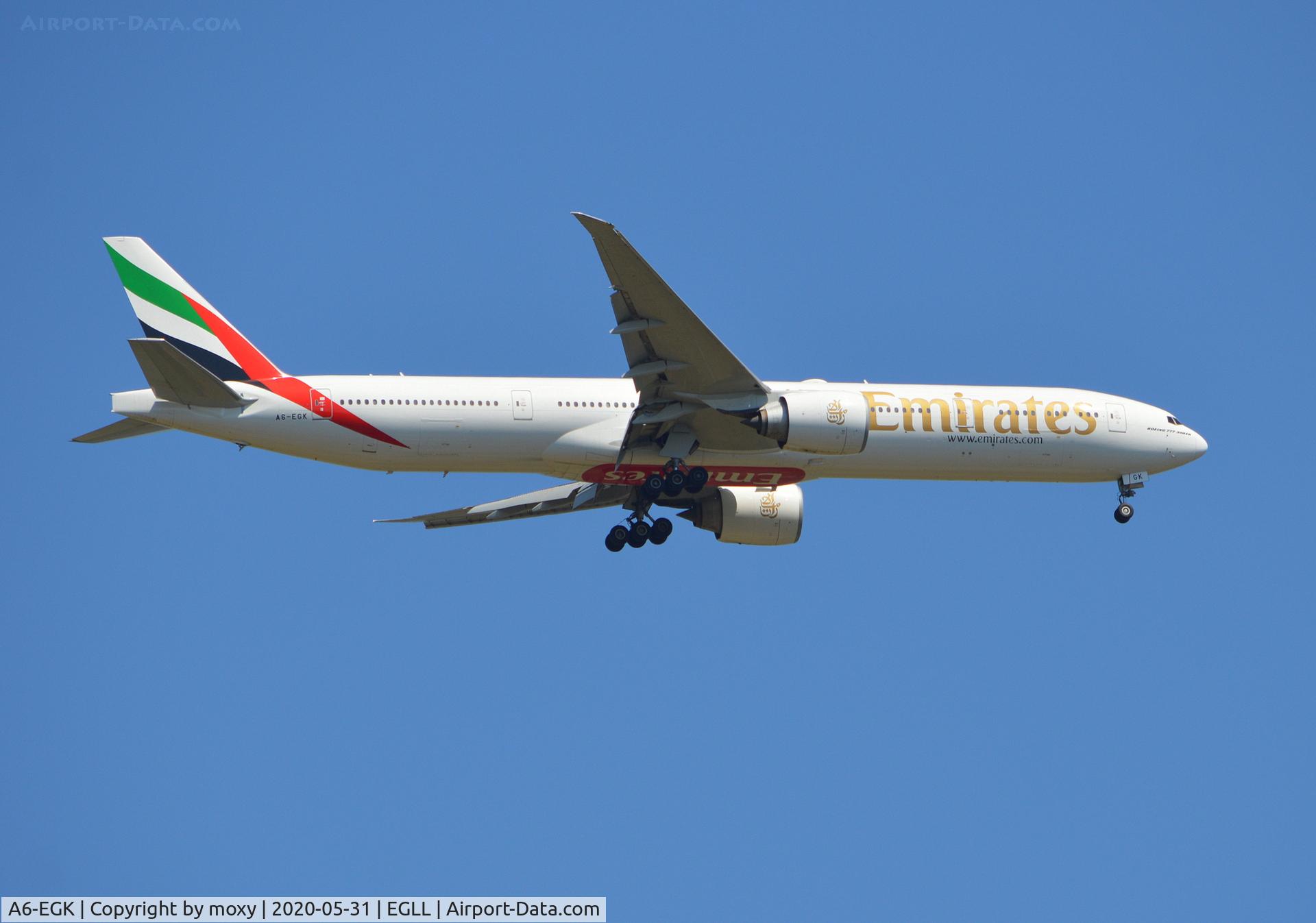 A6-EGK, 2011 Boeing 777-31H/ER C/N 41071, Boeing 777-31H/ER on finals to 9R London Heathrow.