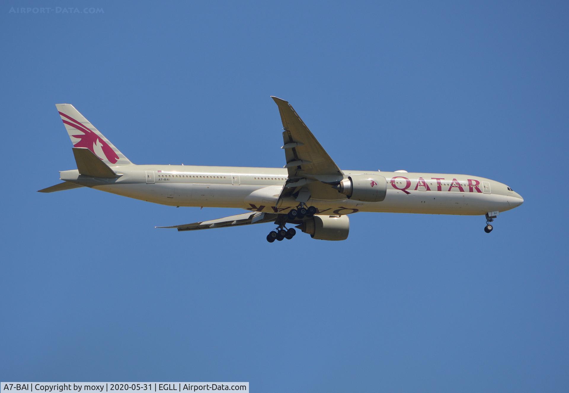 A7-BAI, 2008 Boeing 777-3DZ/ER C/N 36095, Boeing 777-3DZ/ER on finals to 9R London Heathrow.