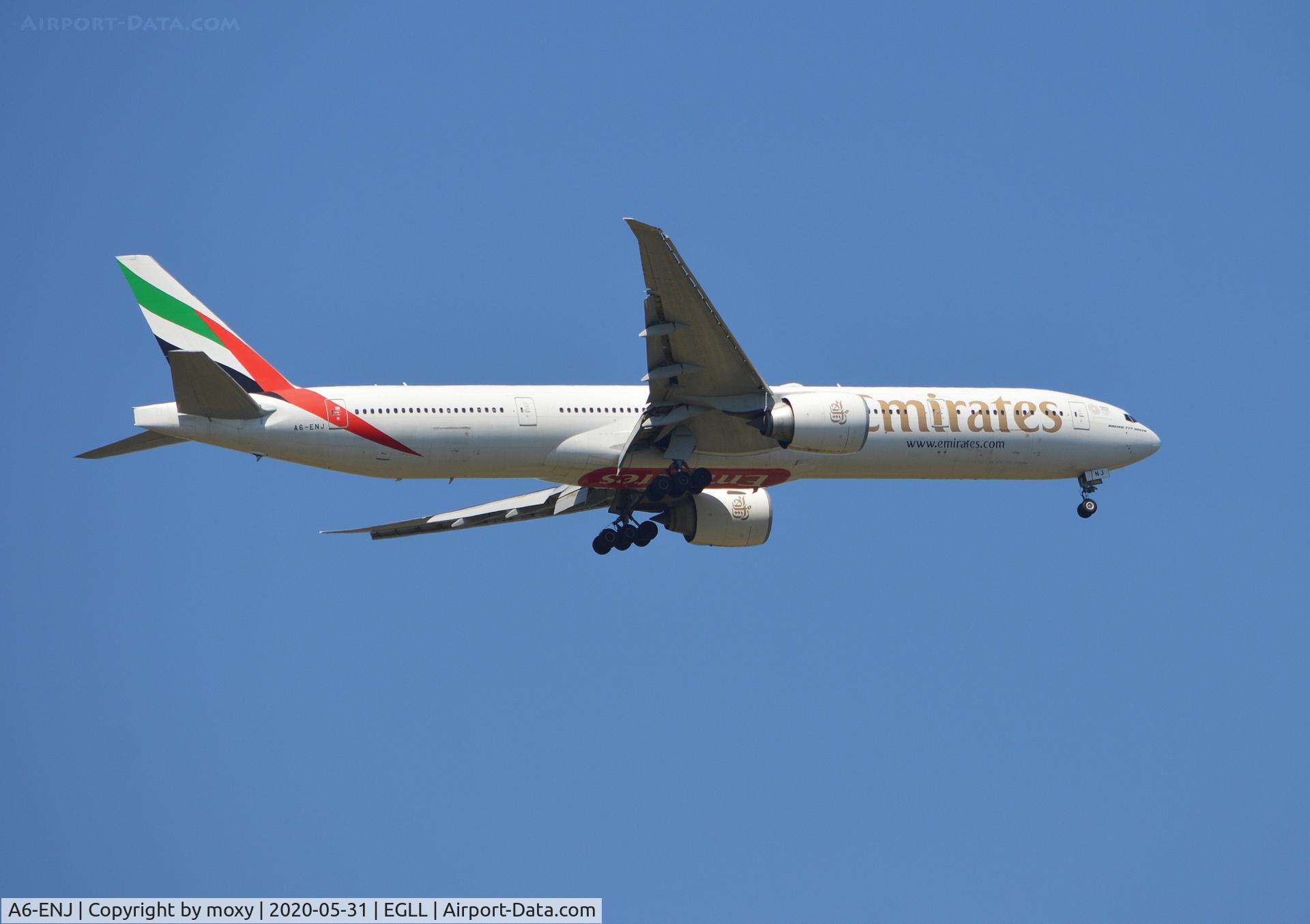 A6-ENJ, 2013 Boeing 777-31H/ER C/N 35605, Boeing 777-31H/ER on finals to 9R London Heathrow.