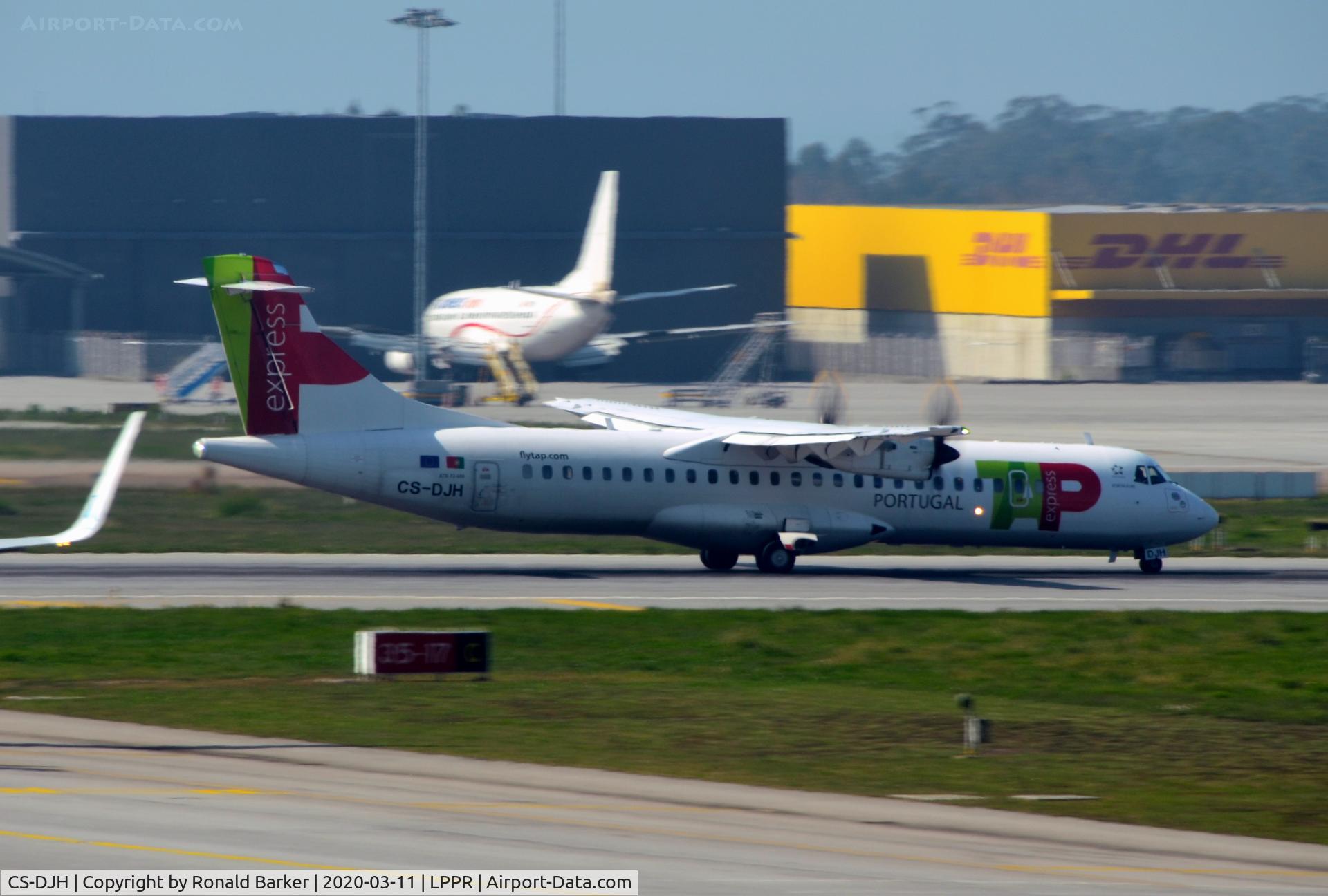 CS-DJH, 2016 ATR 72-600 (72-212A) C/N 1323, Take off Oporto