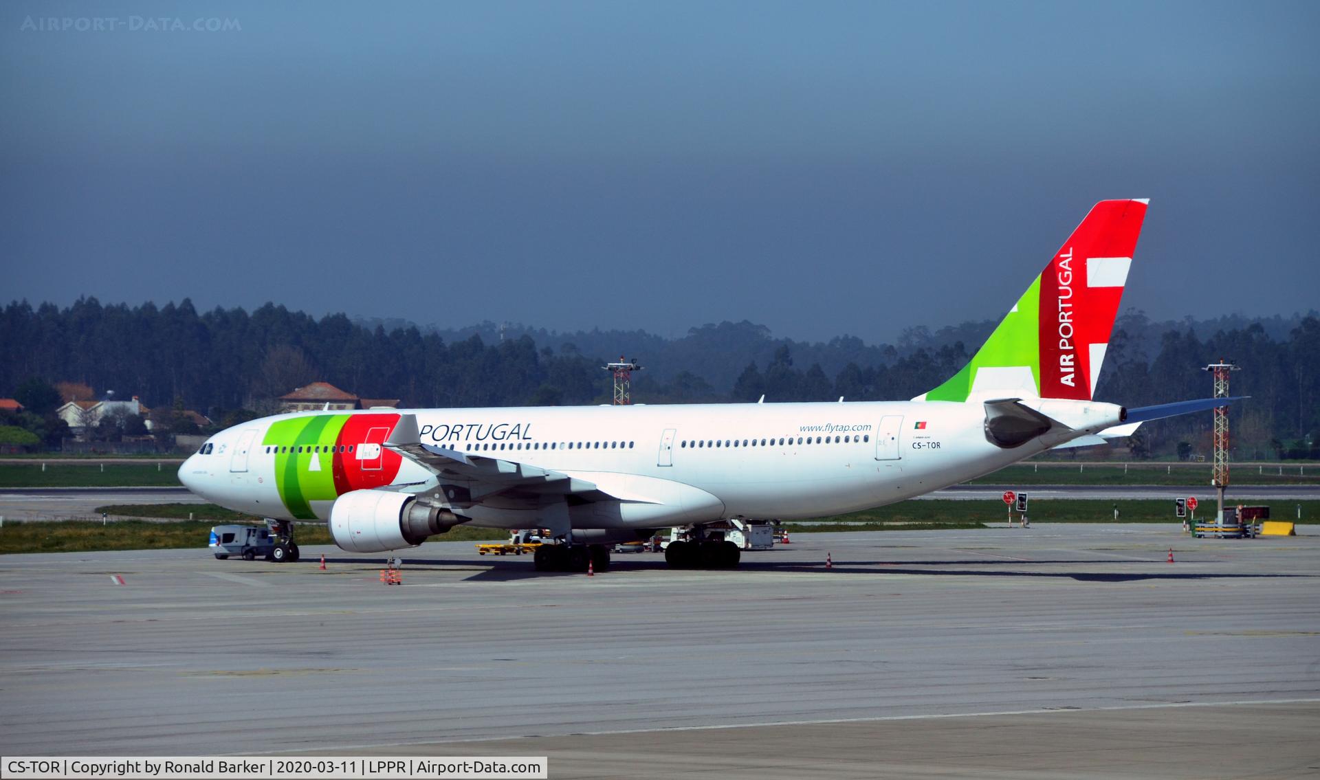 CS-TOR, 2002 Airbus A330-203 C/N 486, Parked Oporto